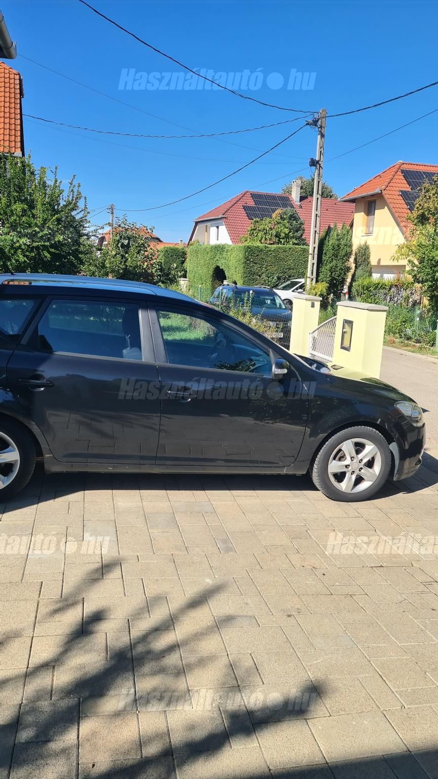 KIA CEE'D 2011/5 - 1