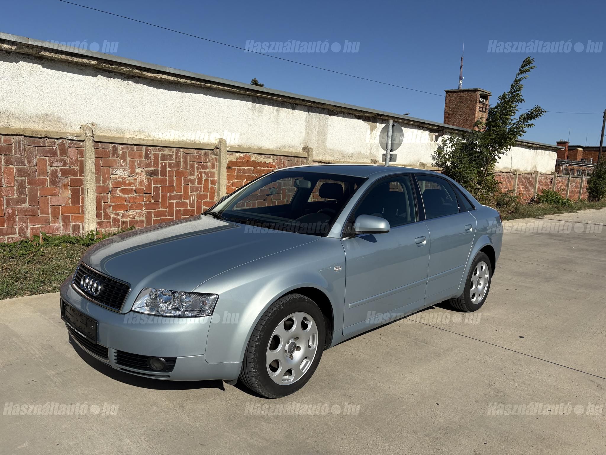 AUDI A4 2004/7 - 1