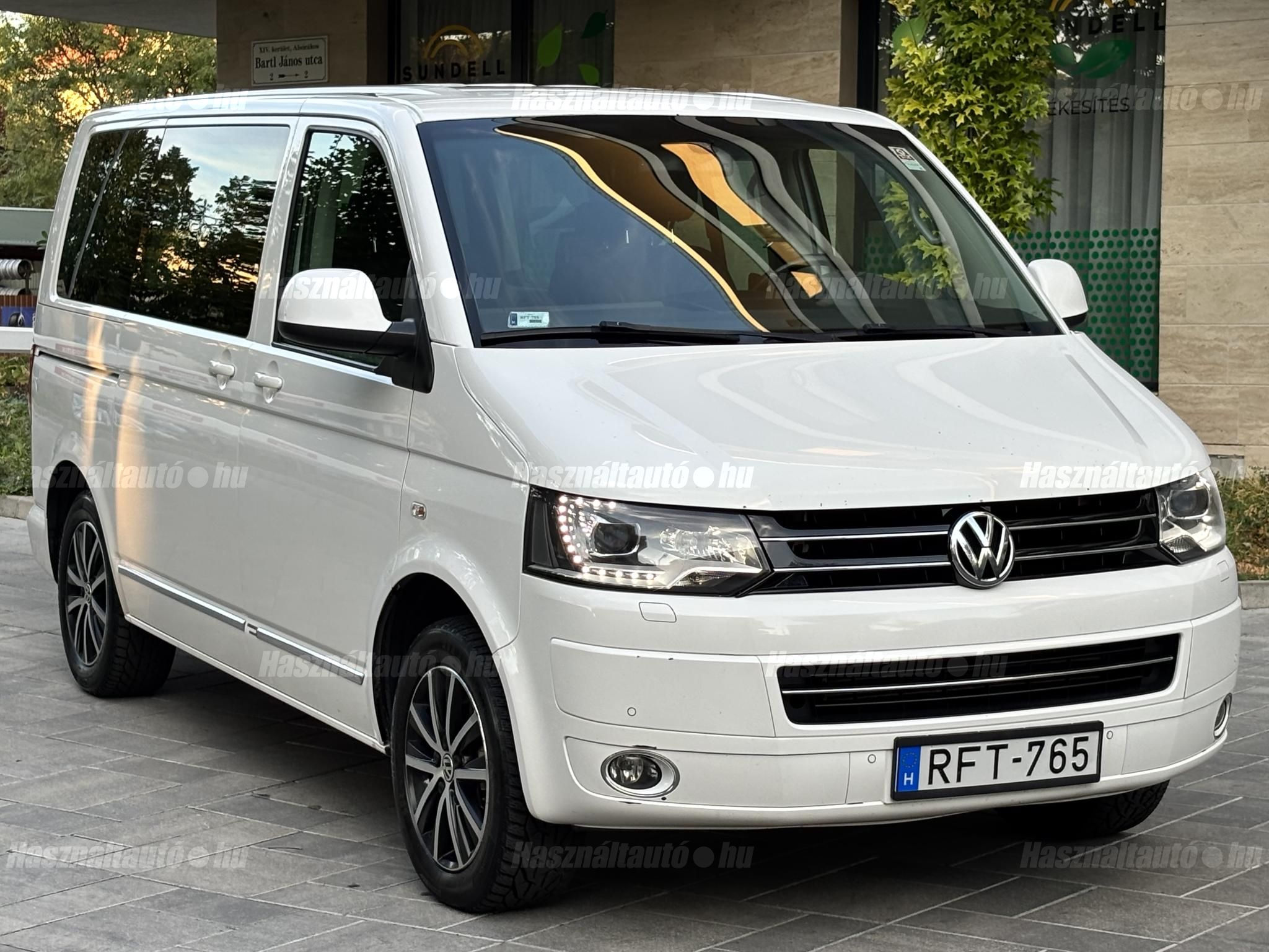 VOLKSWAGEN MULTIVAN 2014/5 - 1