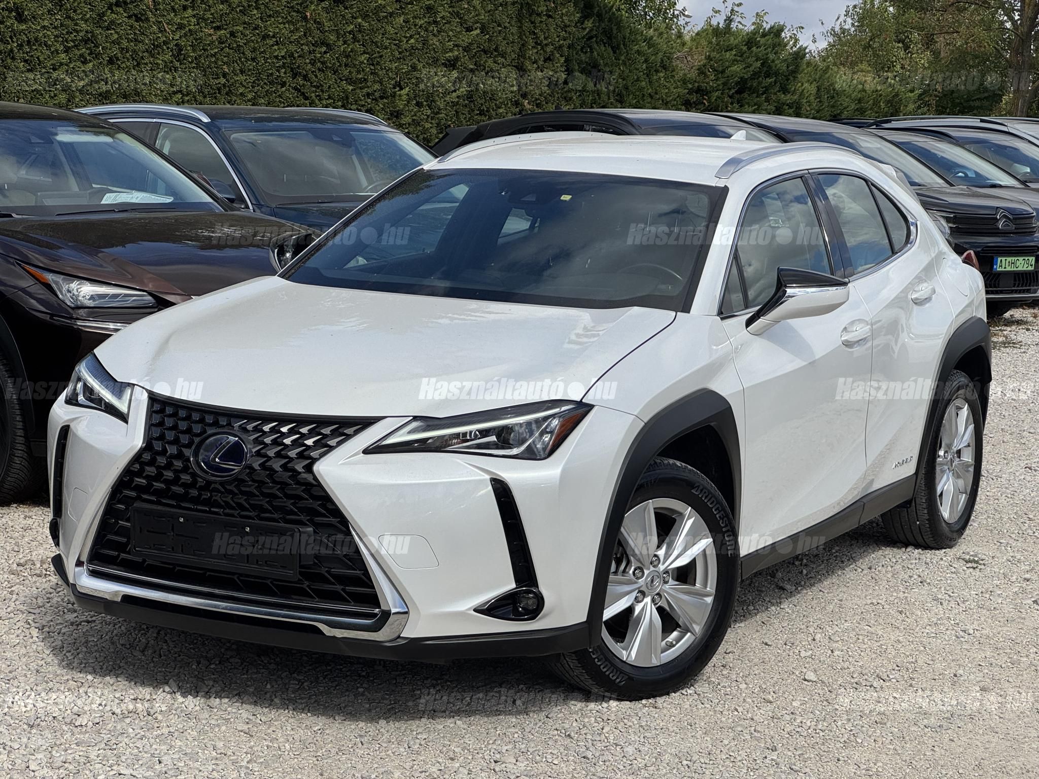 LEXUS UX 2022/2 - 1