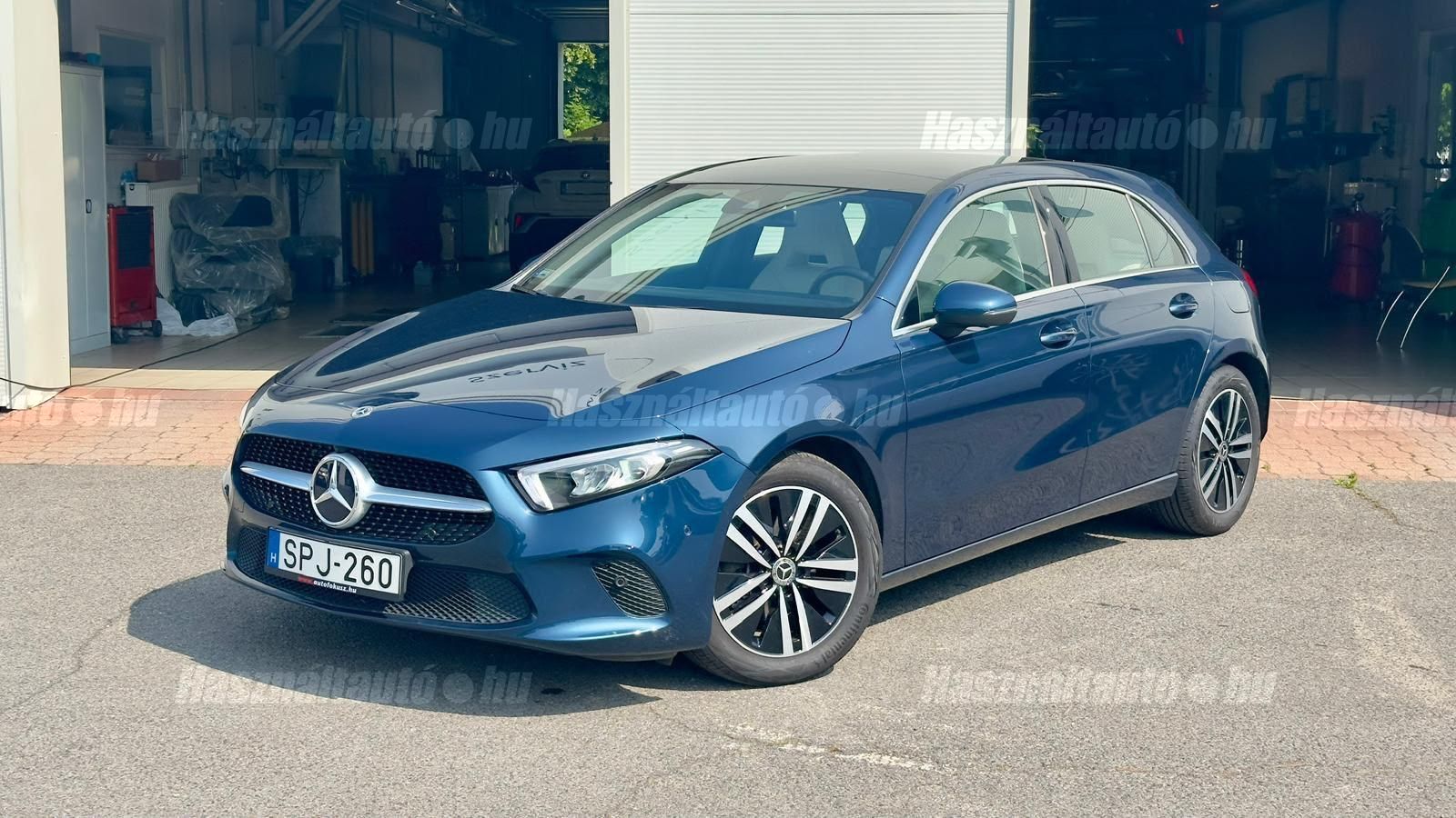 MERCEDES-BENZ A 180 2021/2 - 1