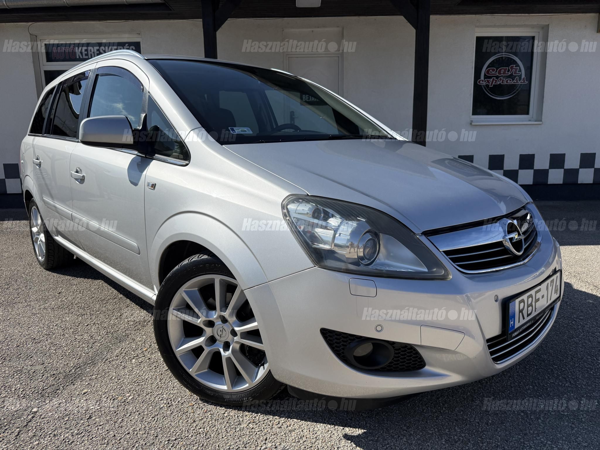 OPEL ZAFIRA B 2010/11 - 1