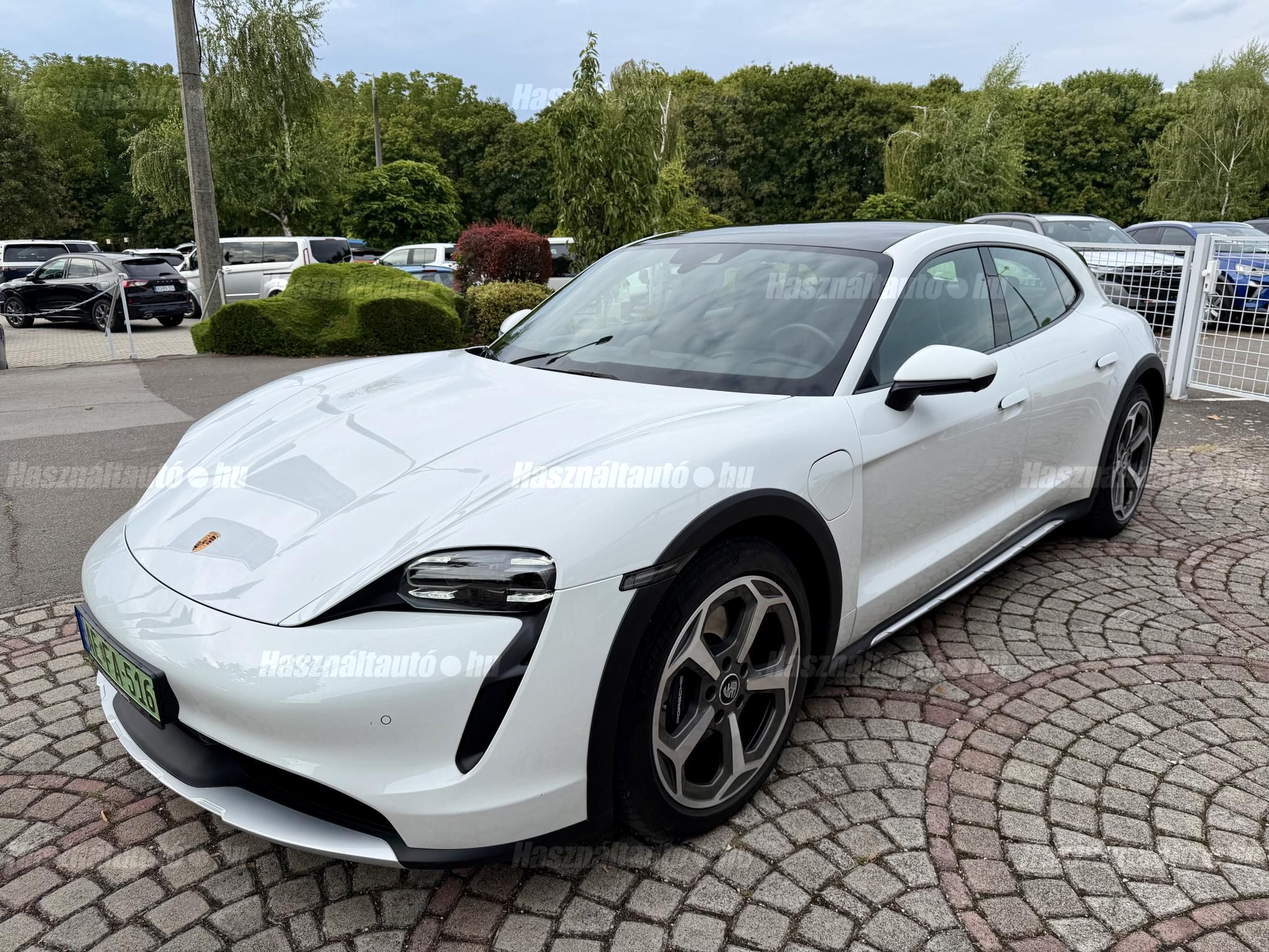 PORSCHE TAYCAN 2022/2 - 1