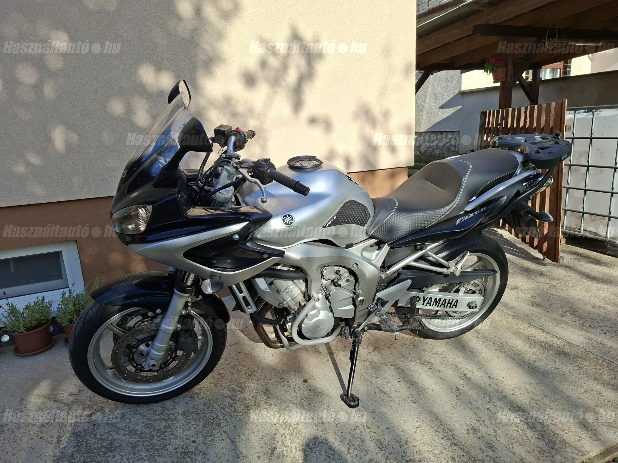 YAMAHA FZ6-S (FAZER) 2003/12 - 1