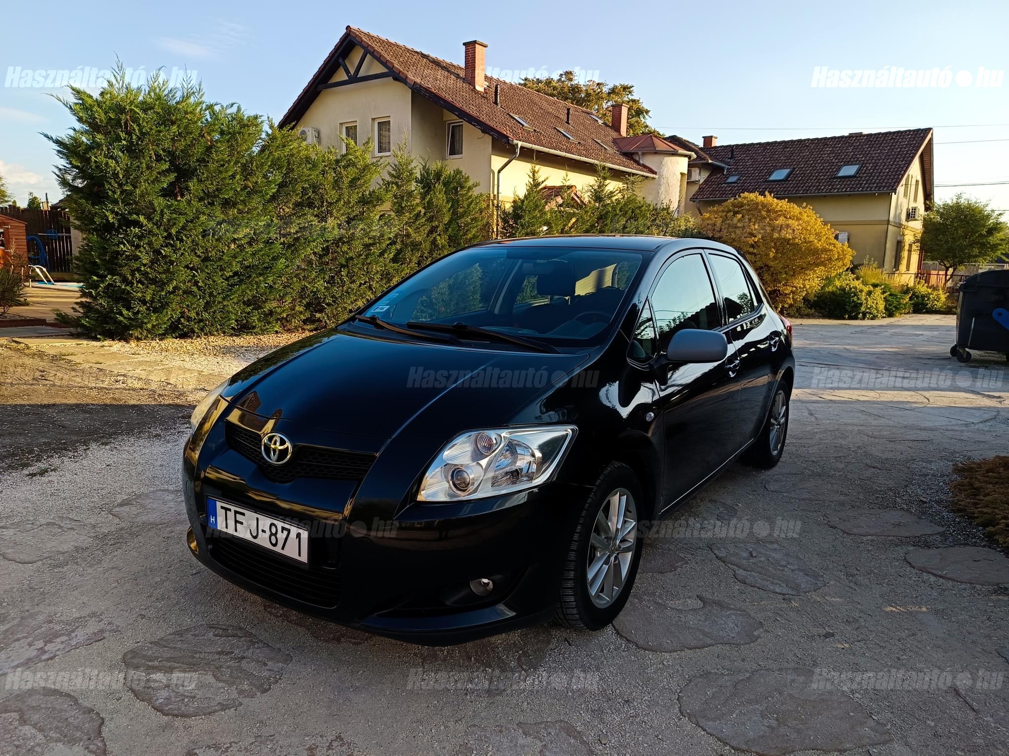TOYOTA AURIS 2010/3 - 1