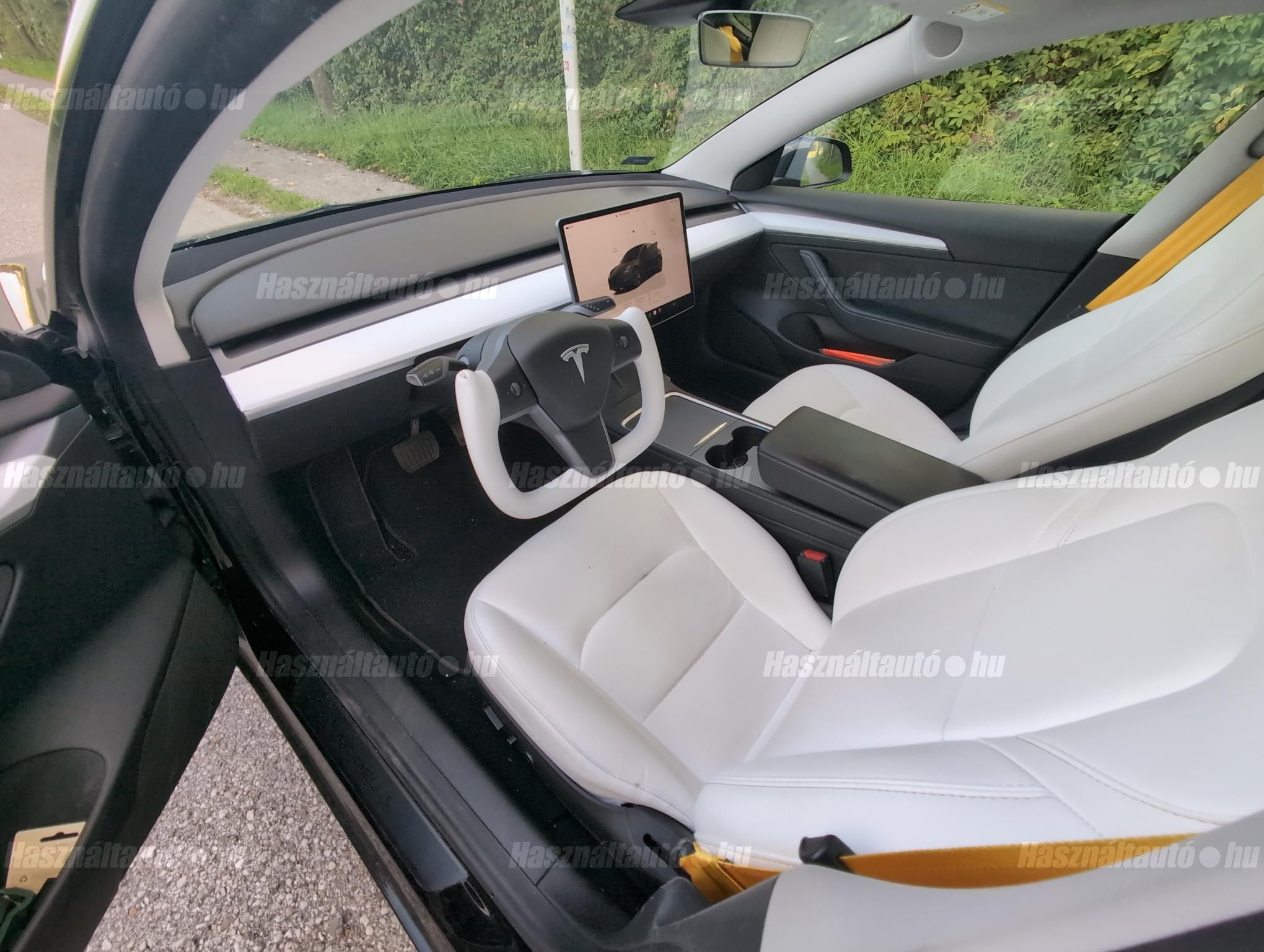 TESLA MODEL 3 2022/3 - 1