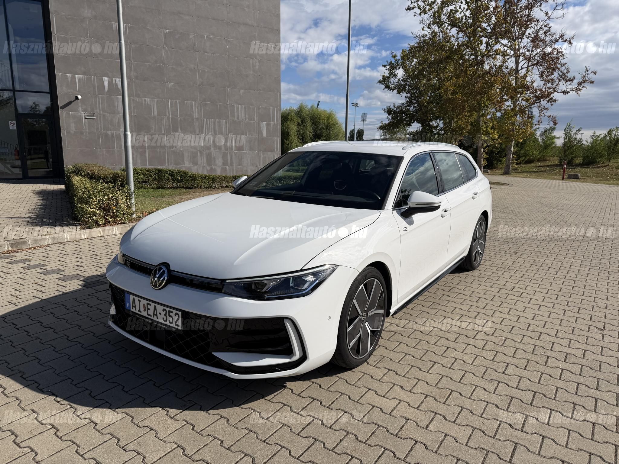 VOLKSWAGEN PASSAT 2024/7 - 1