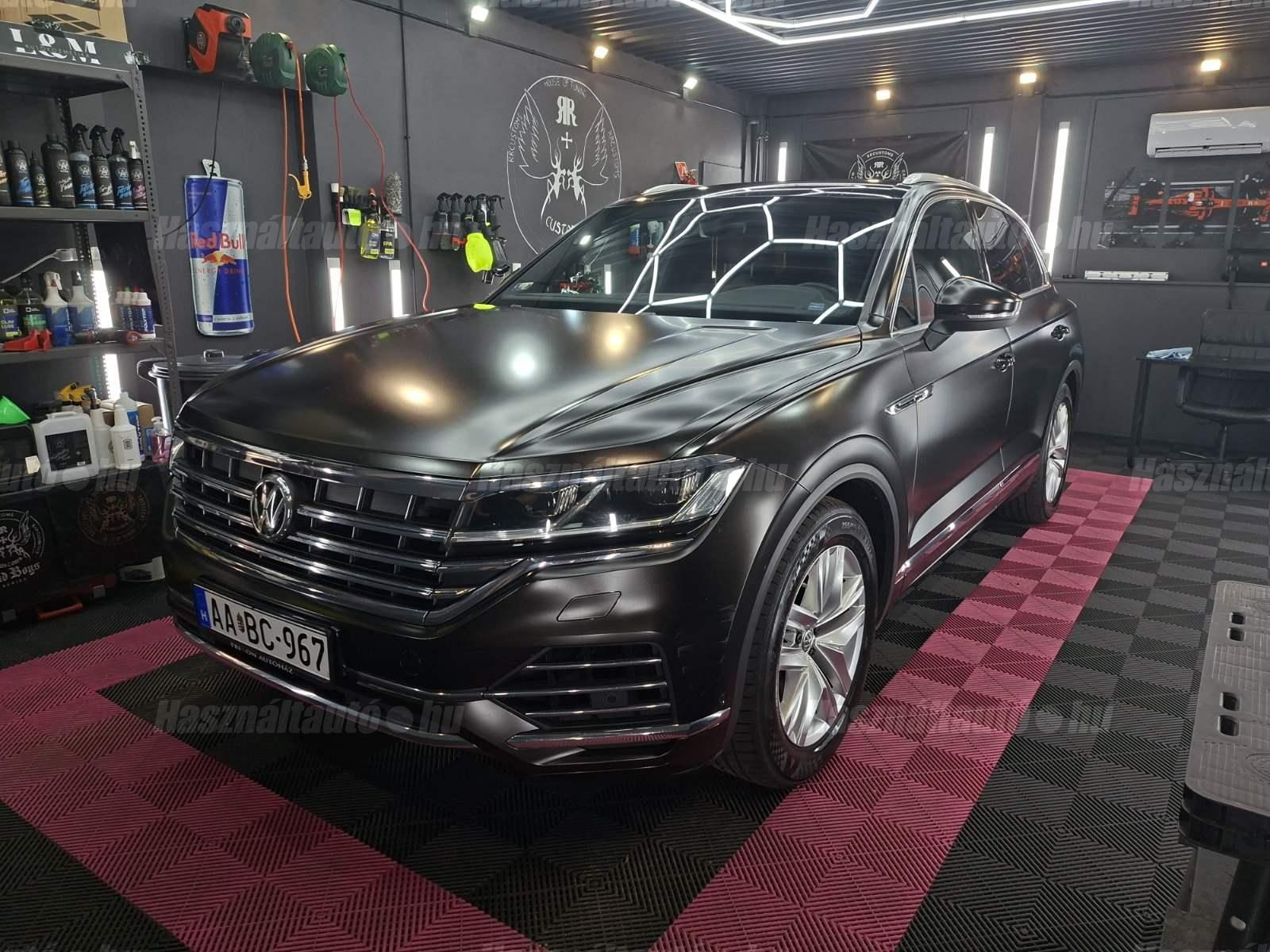 VOLKSWAGEN TOUAREG 2019/1 - 1