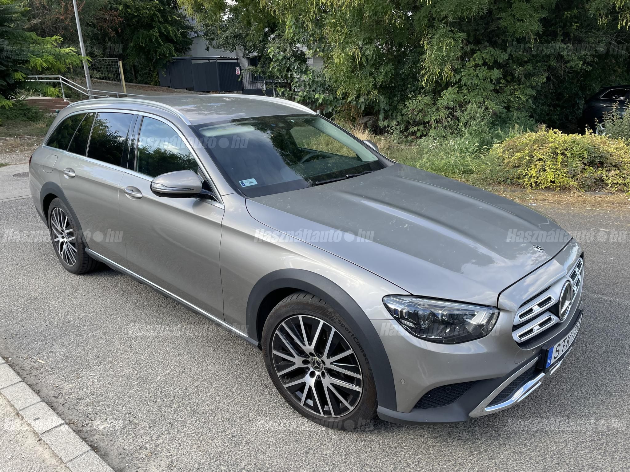 MERCEDES-BENZ E 400 2021/6 - 1