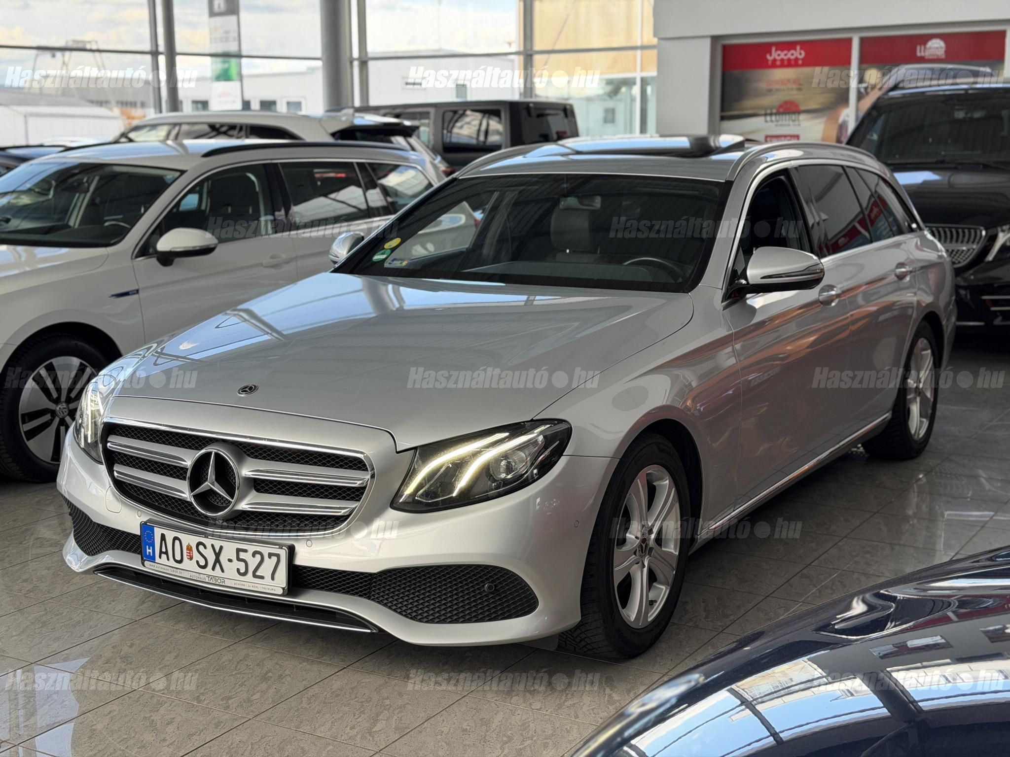 MERCEDES-BENZ E 220 2017/6 - 1