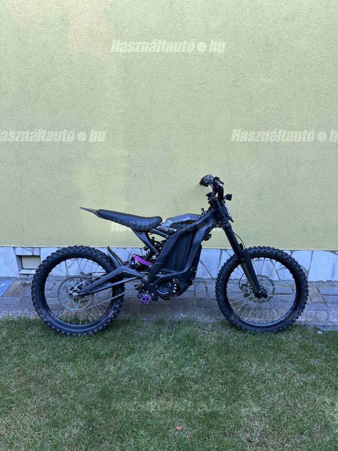 SUR-RON LIGHT BEE X 2020/12 - 1
