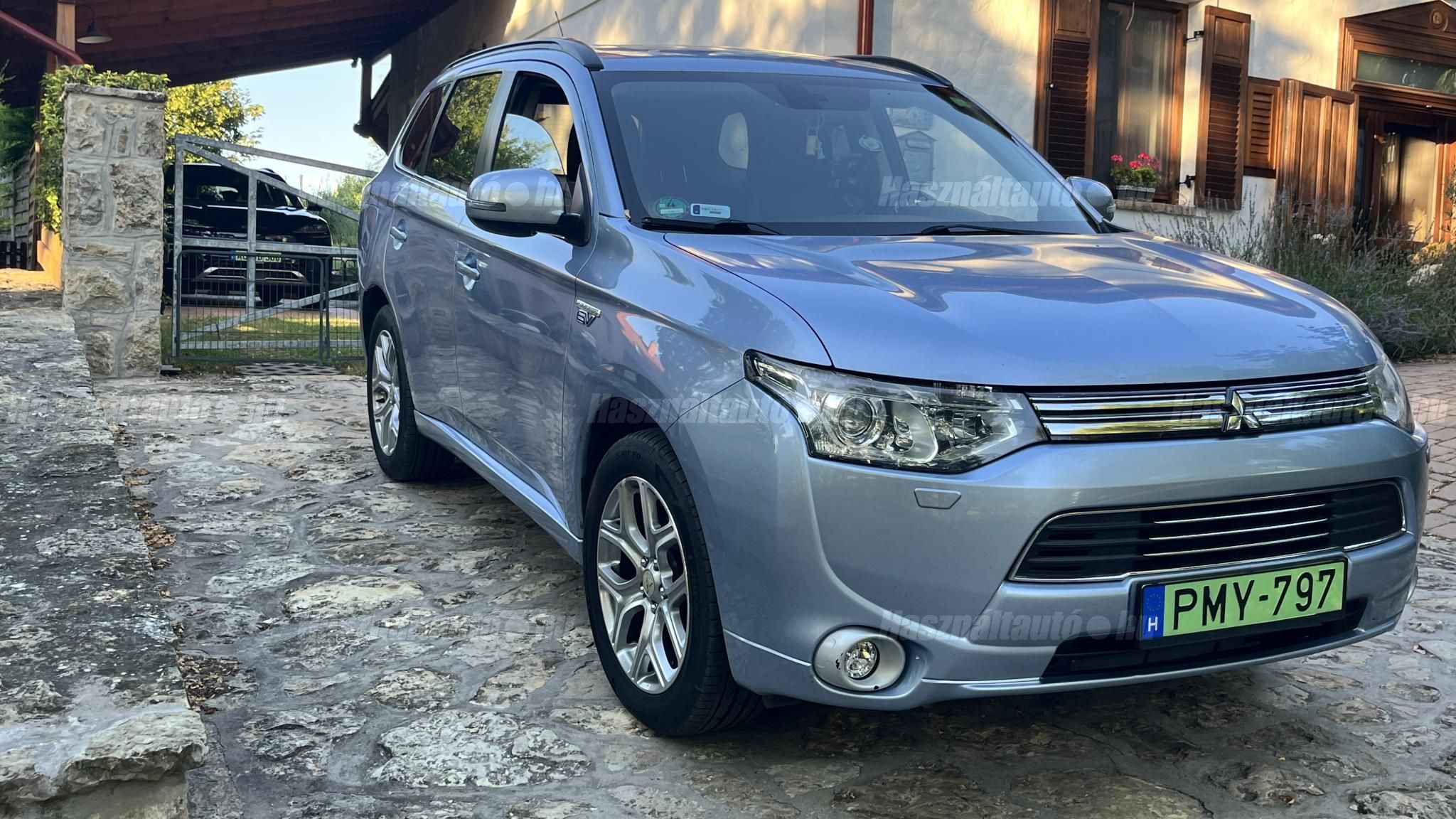 MITSUBISHI OUTLANDER 2013/11 - 1