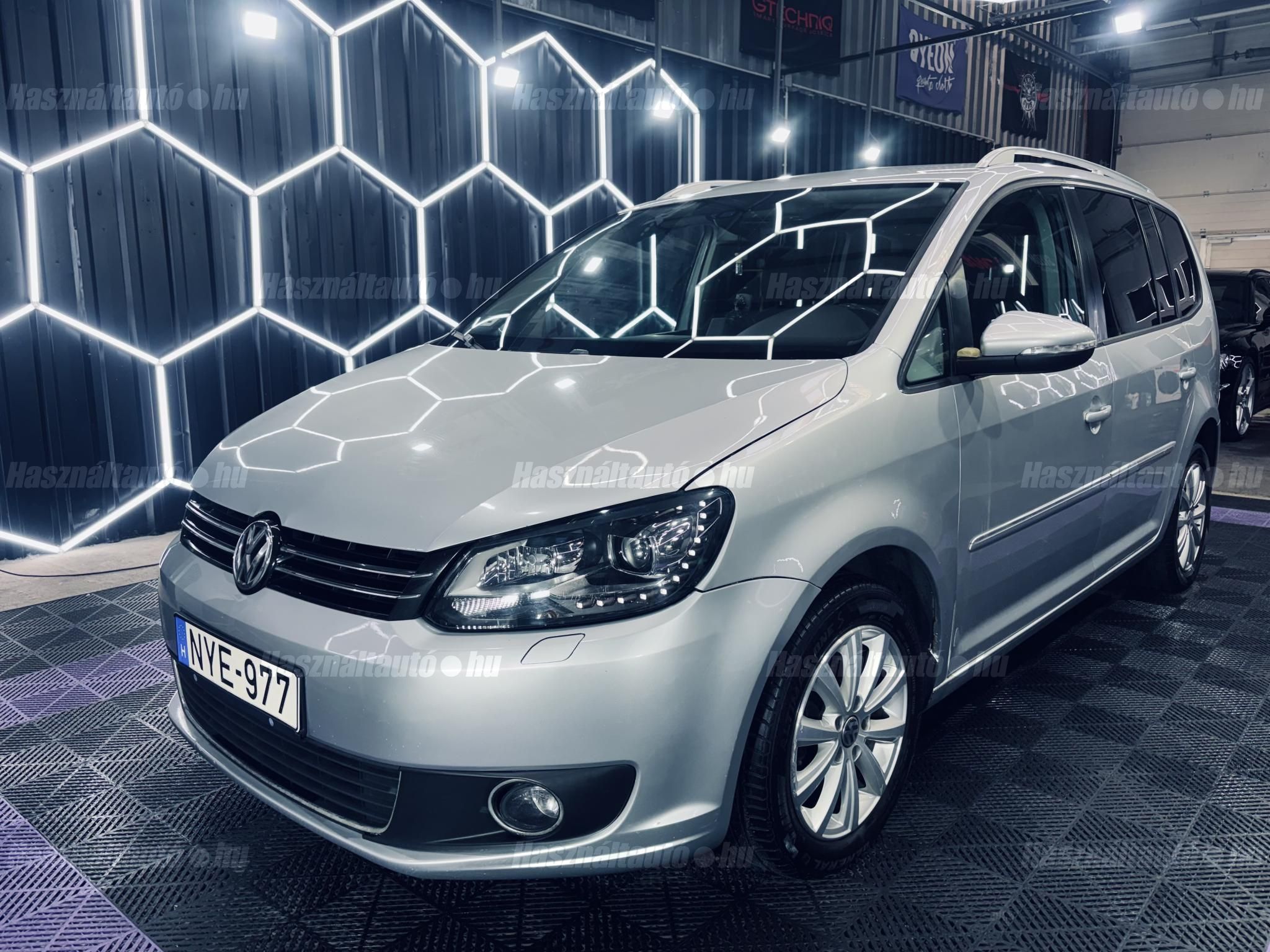 VOLKSWAGEN TOURAN 2011/7 - 1
