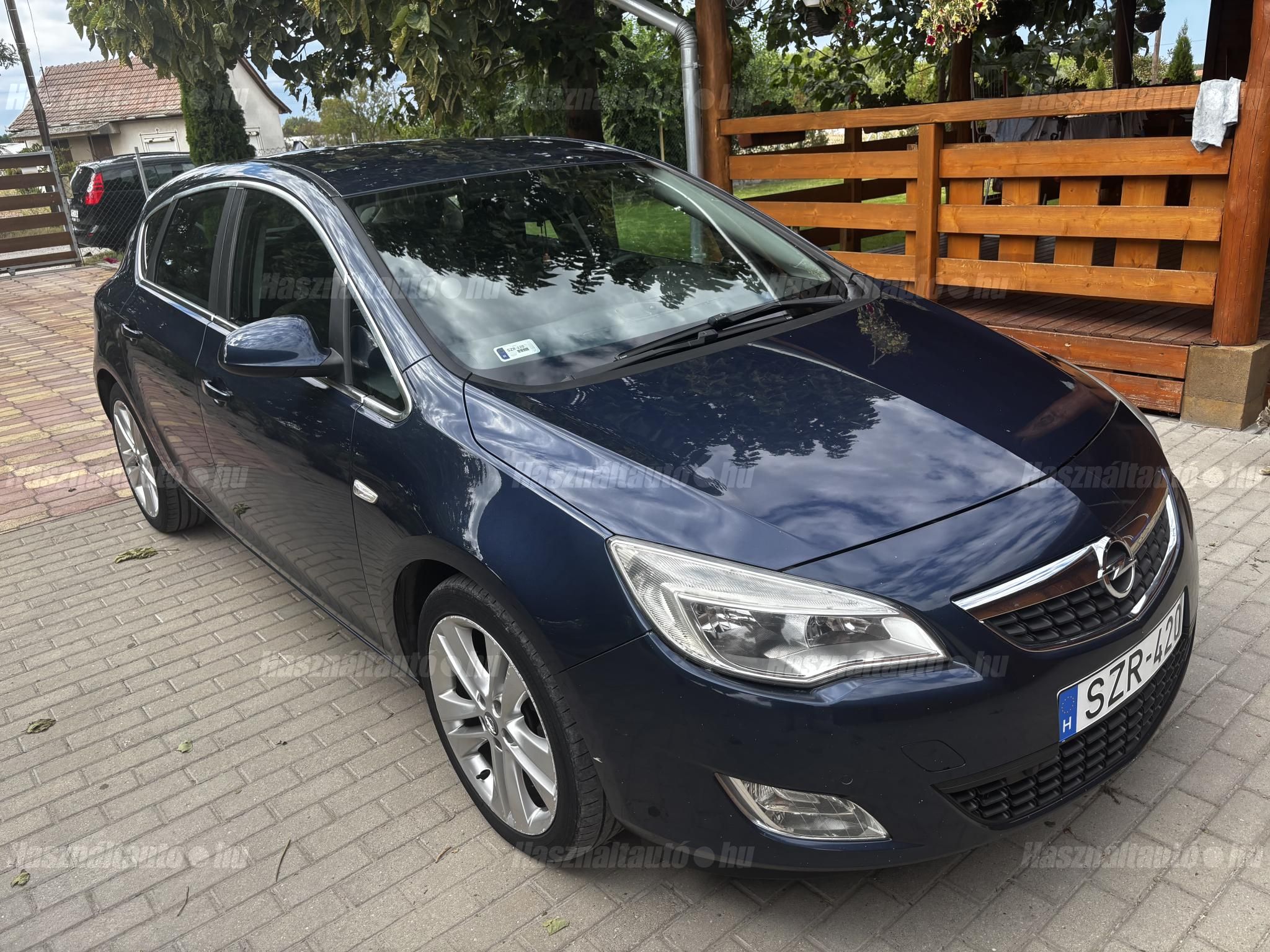 OPEL ASTRA J 2010 - 1