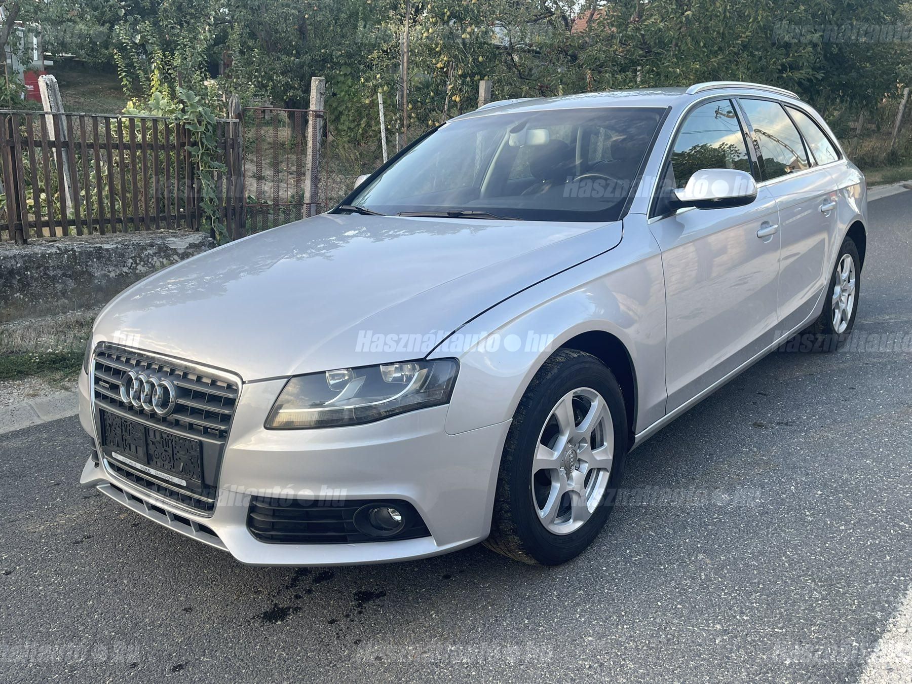 AUDI A4 2010/8 - 1