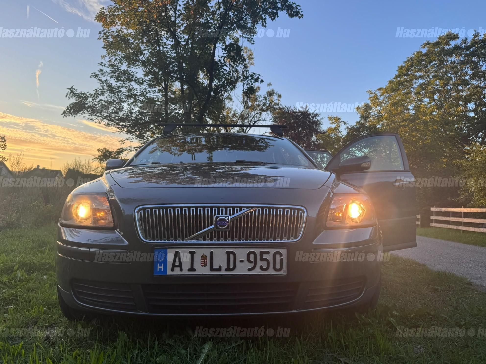 VOLVO V50 2006/5 - 1