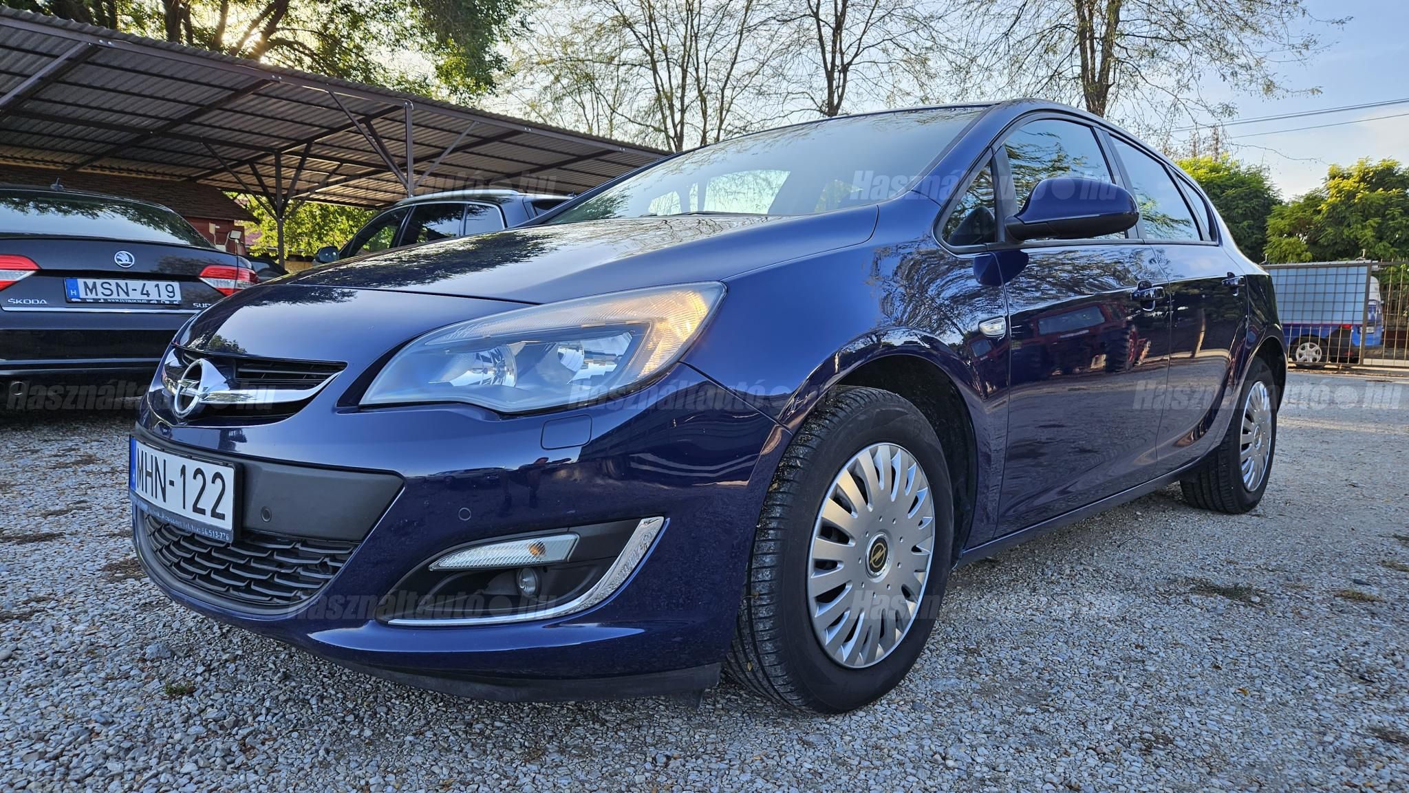 OPEL ASTRA J 2013 - 1