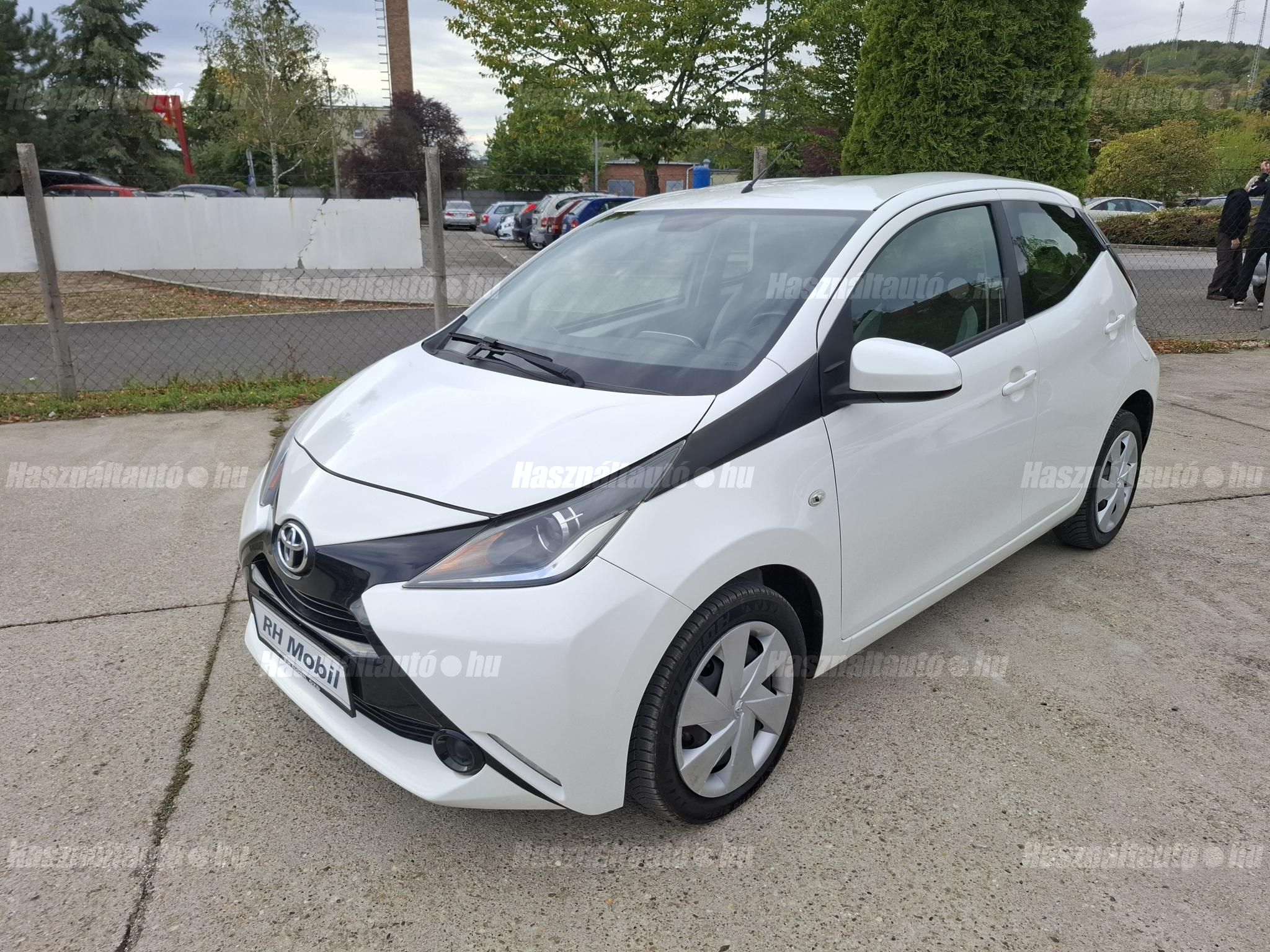 TOYOTA AYGO 2014/9 - 1