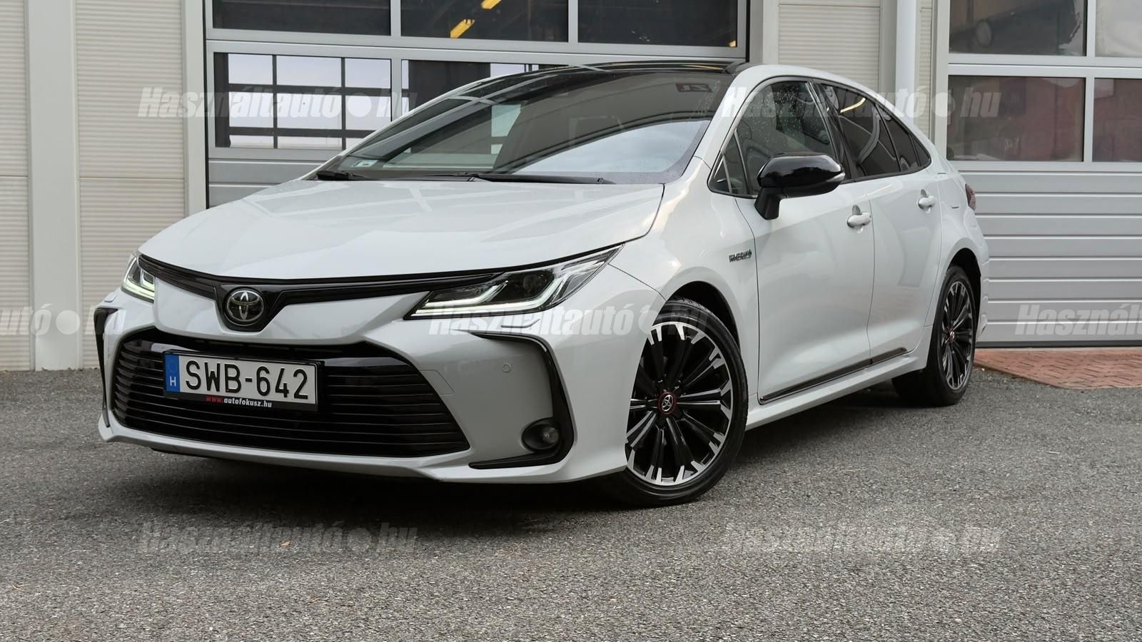 TOYOTA COROLLA 2021/8 - 1