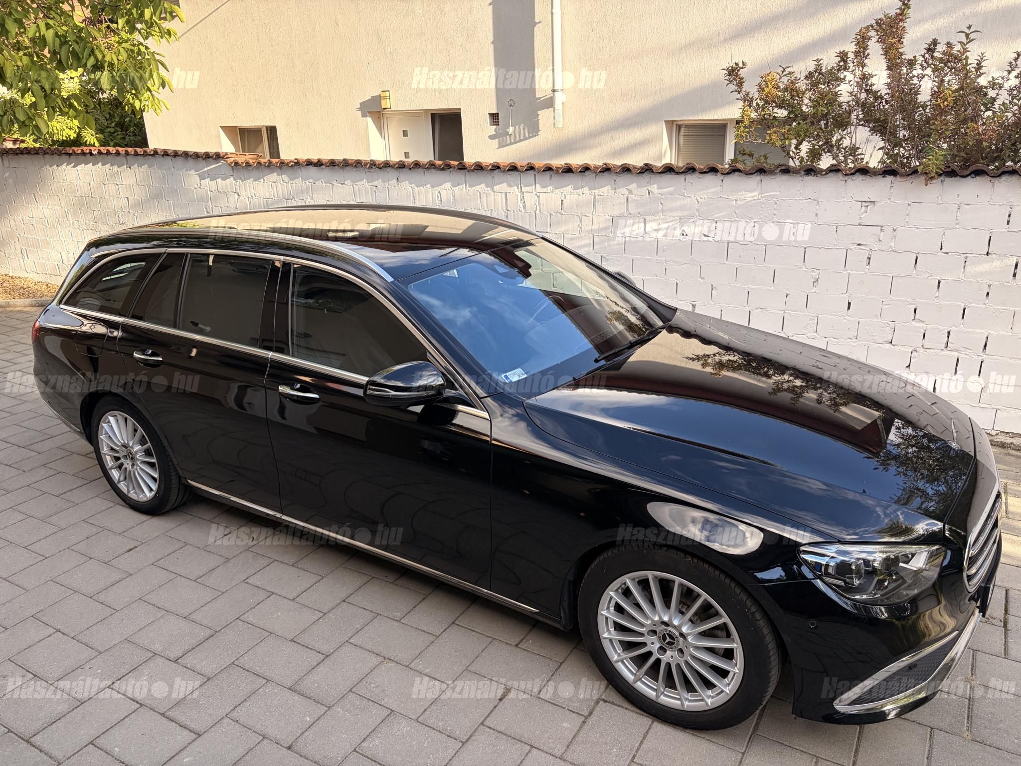 MERCEDES-BENZ E 220 2022/10 - 1
