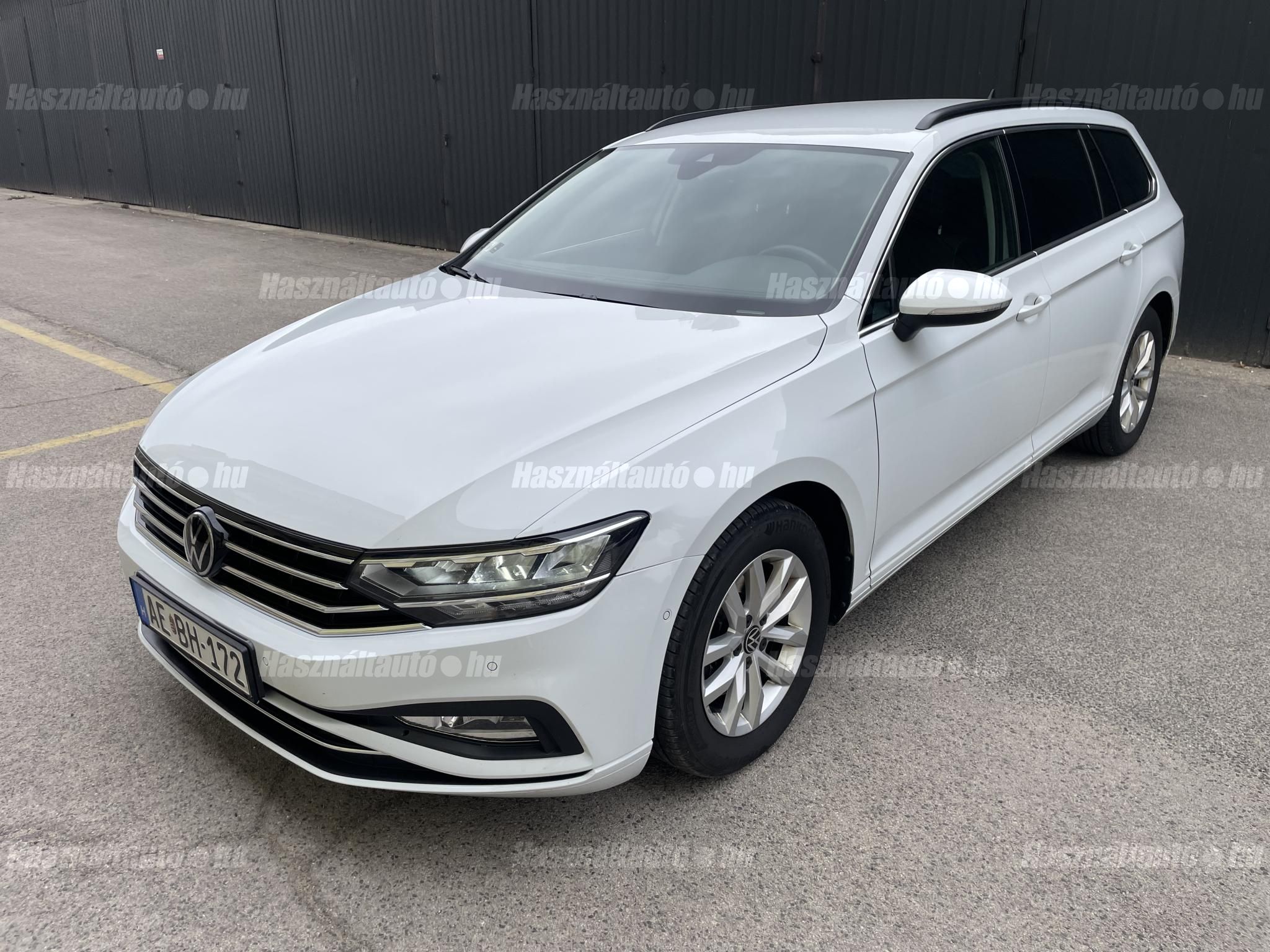 VOLKSWAGEN PASSAT 2023/5 - 1