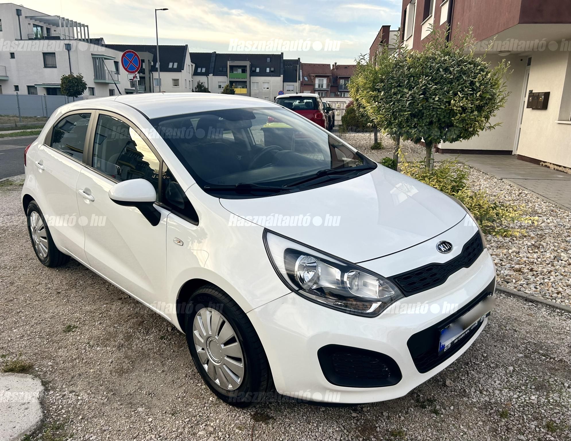 KIA RIO 2011/9 - 1