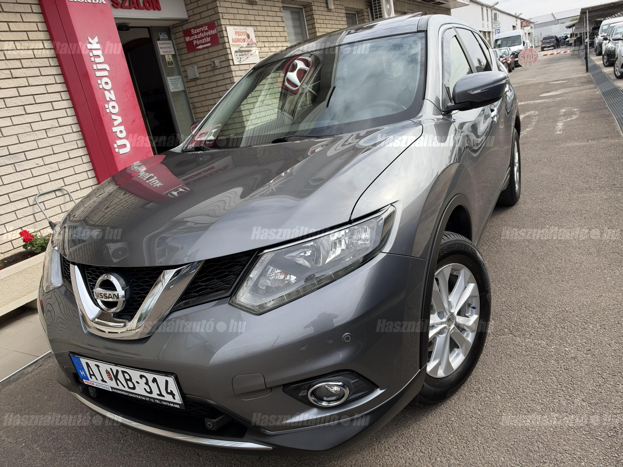 NISSAN X-TRAIL 2015/10 - 1