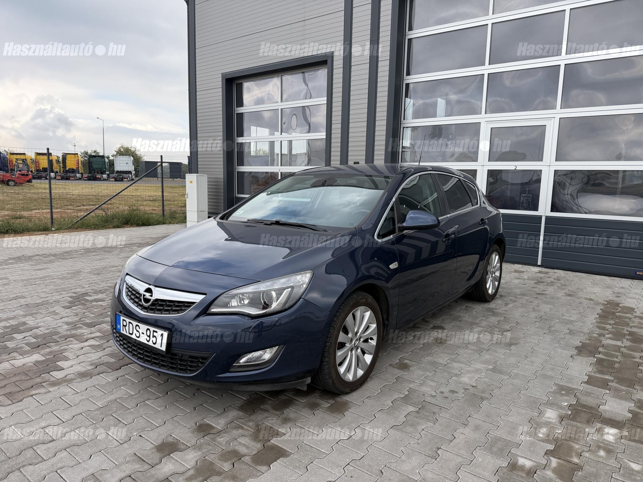 OPEL ASTRA J 2011/3 - 1
