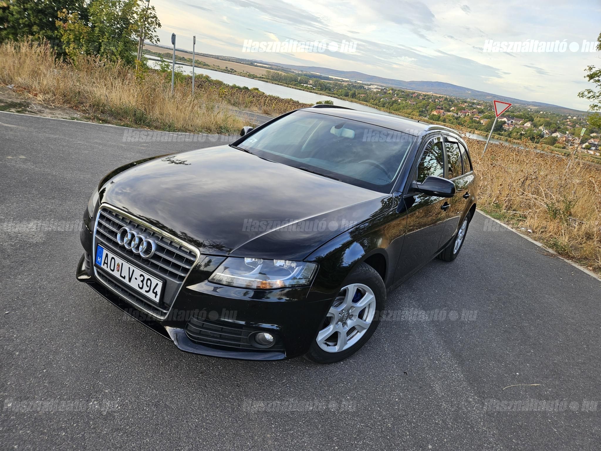 AUDI A4 2010/8 - 1
