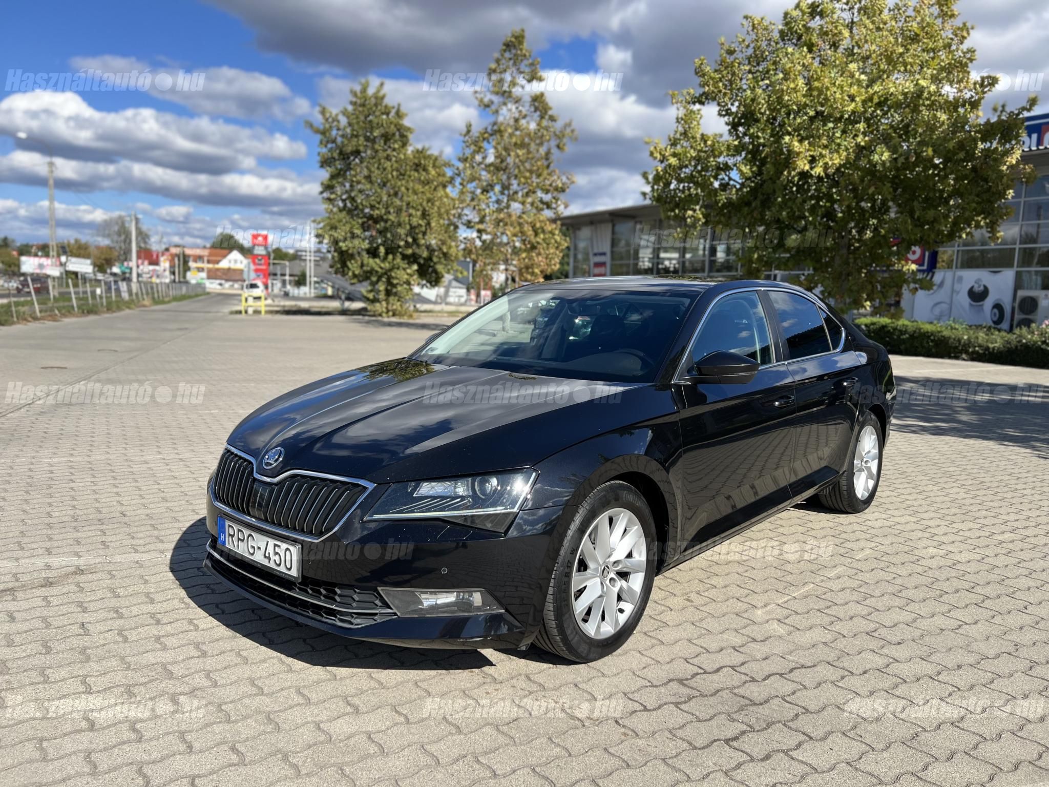 SKODA SUPERB 2019/7 - 1