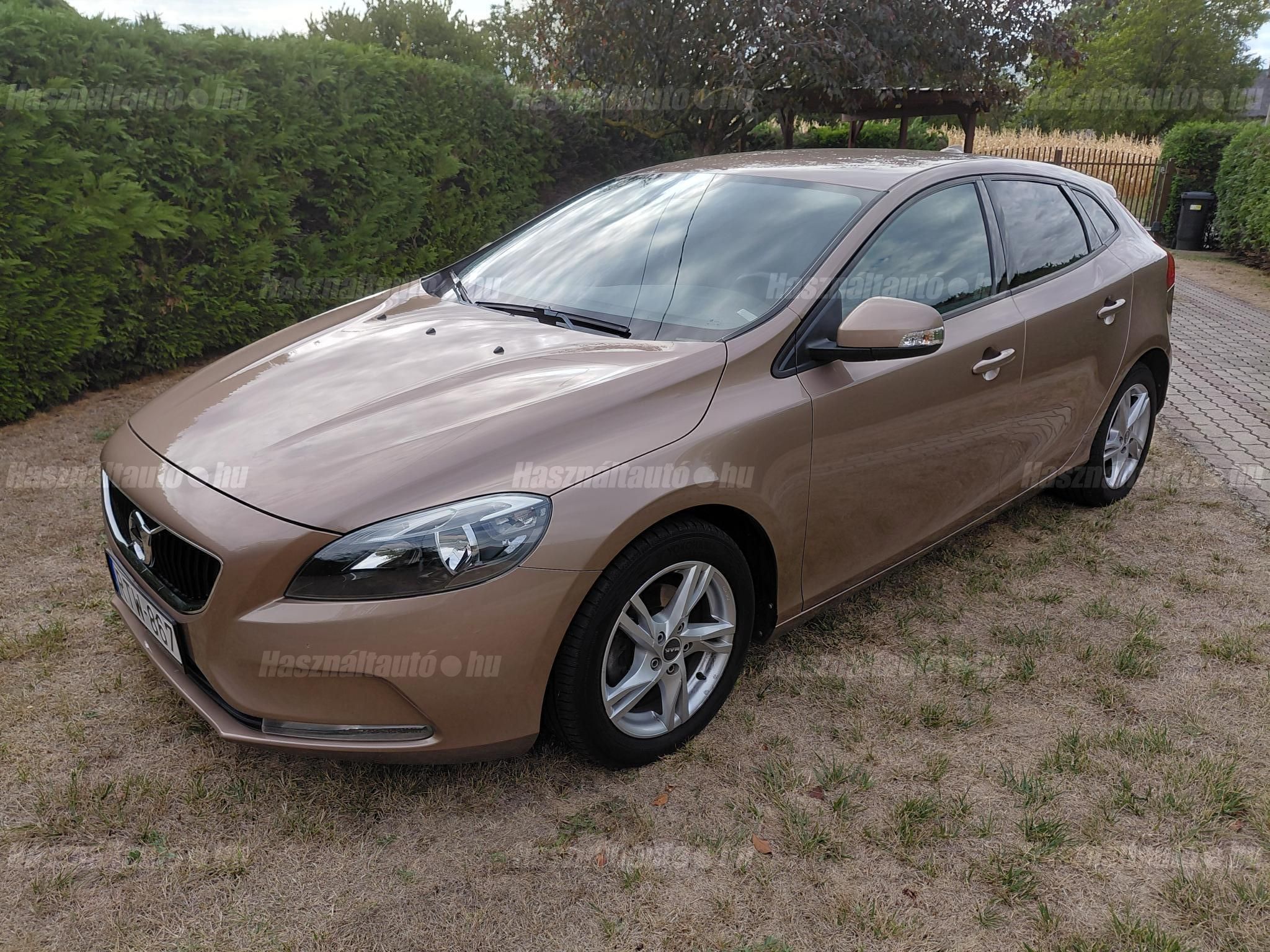 VOLVO V40 2016/9 - 1