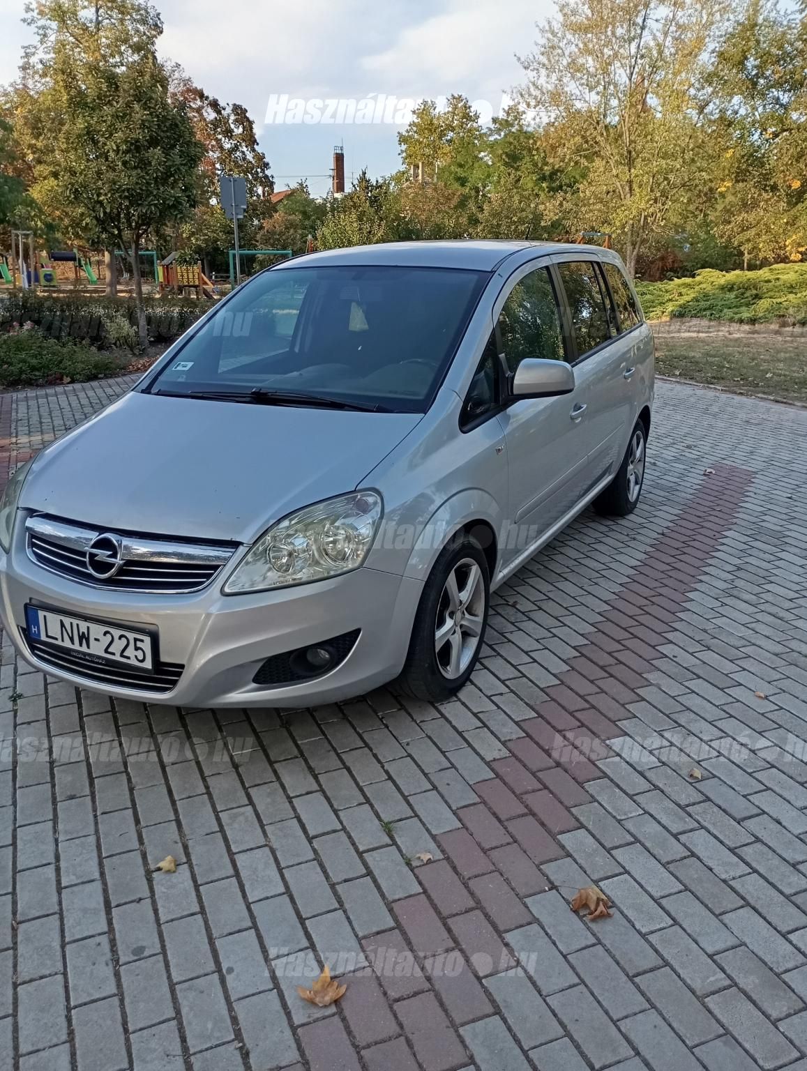 OPEL ZAFIRA B 2010/2 - 1