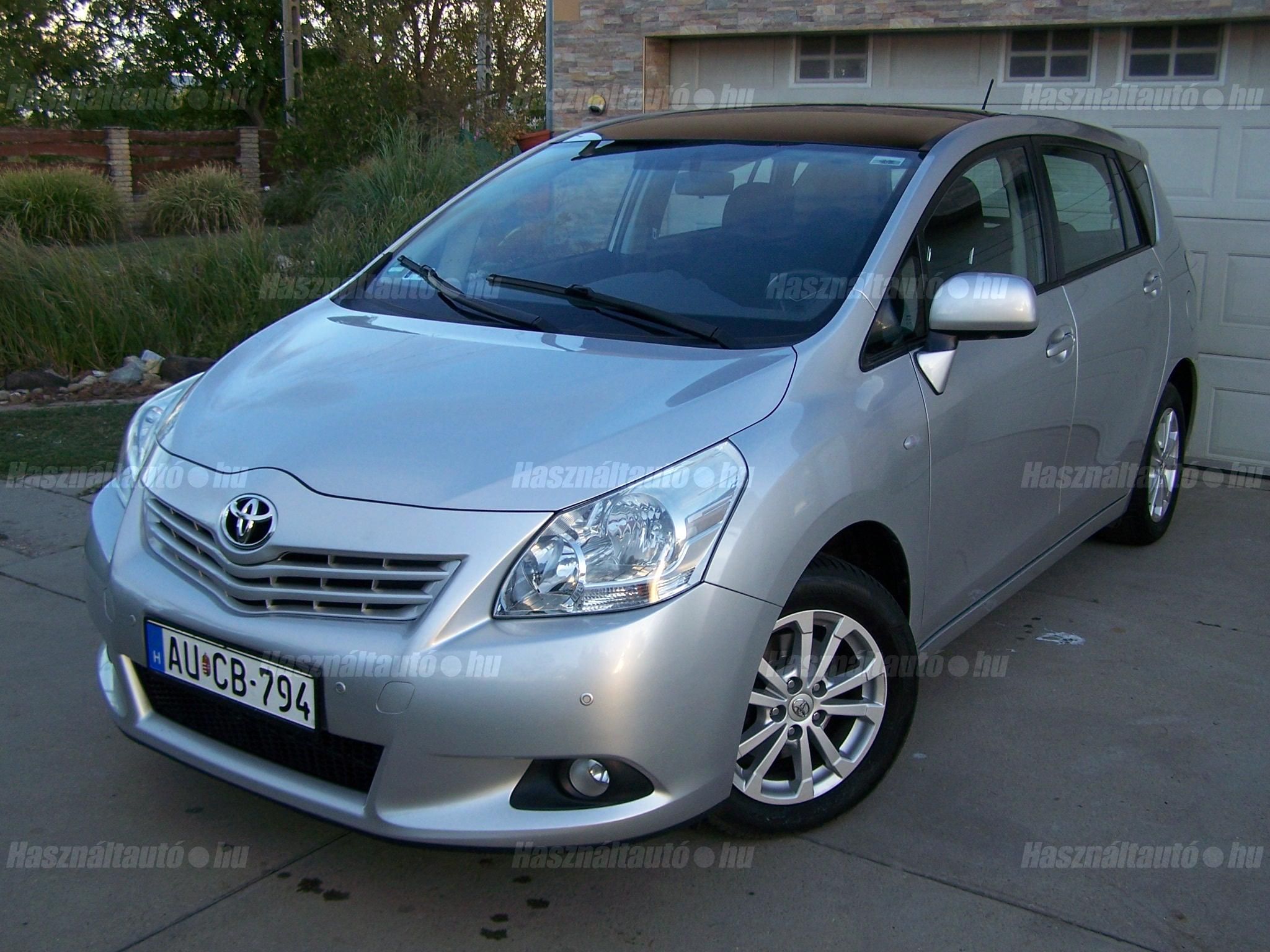 TOYOTA VERSO 2011/12 - 1