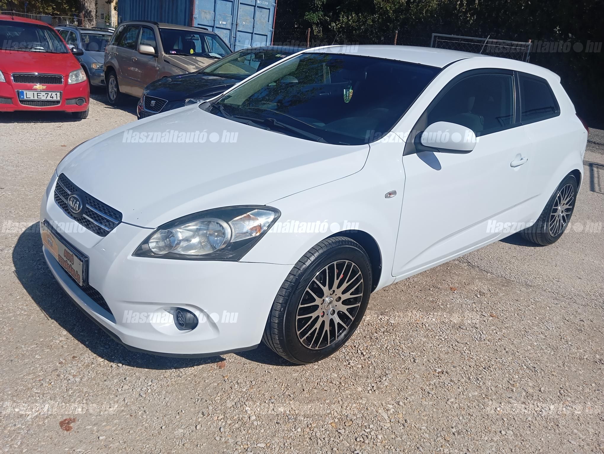 KIA PRO CEE'D 2010/4 - 1