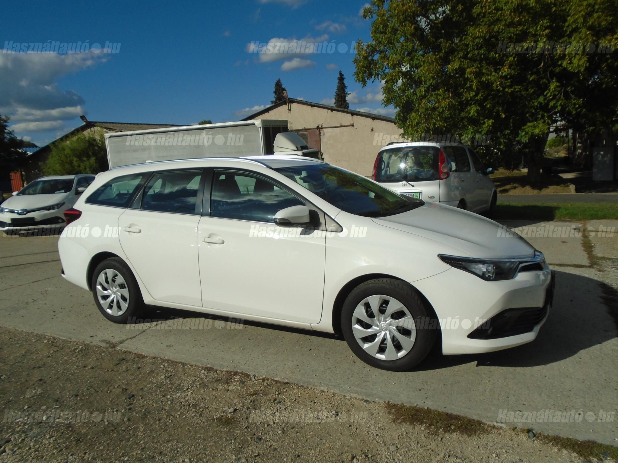 TOYOTA AURIS 2016/4 - 1