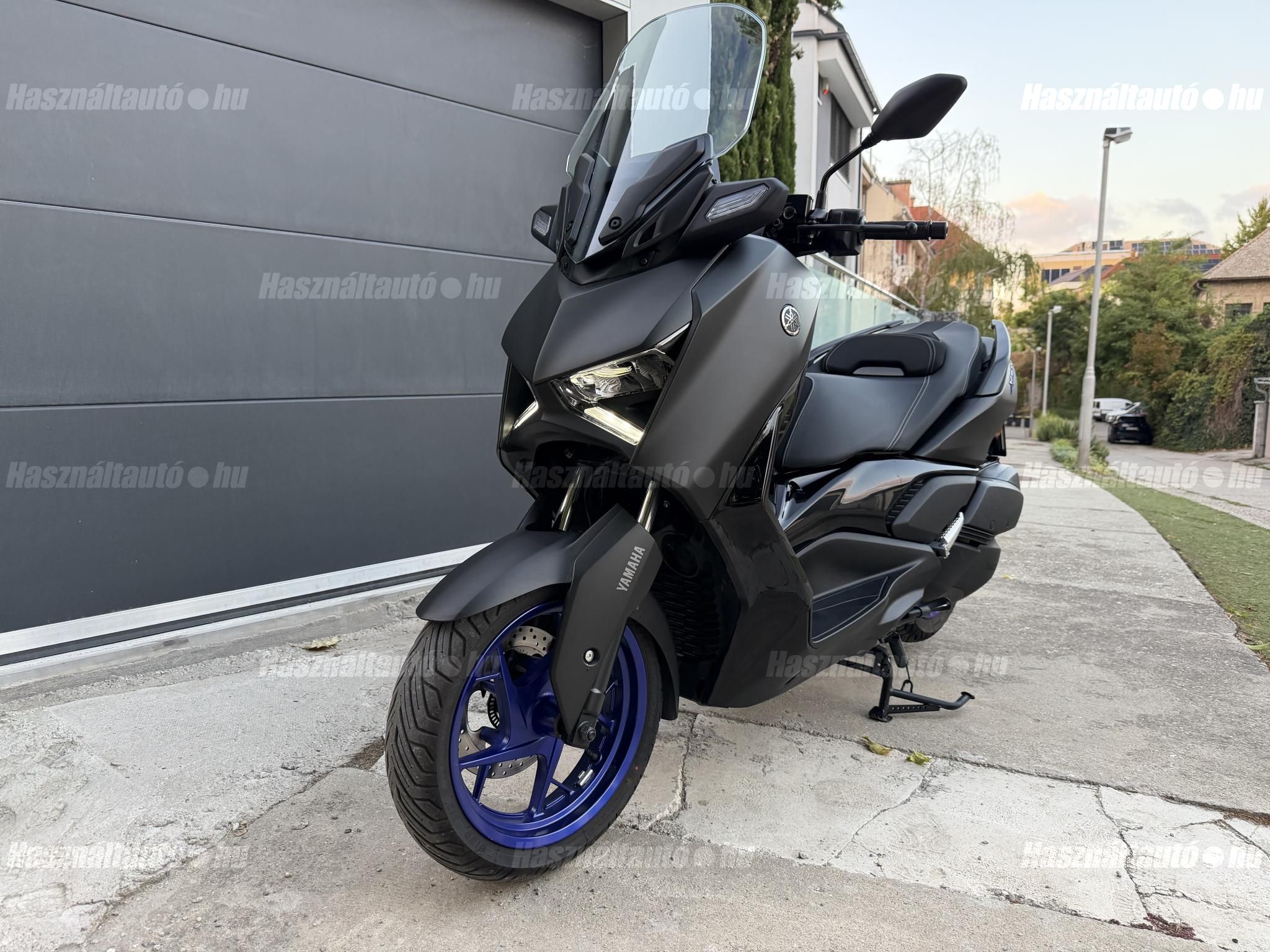 YAMAHA X-MAX 300 2024/1 - 1