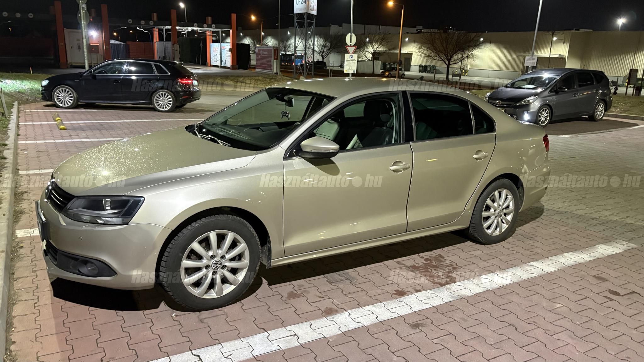 VOLKSWAGEN JETTA VI 2012/10 - 1
