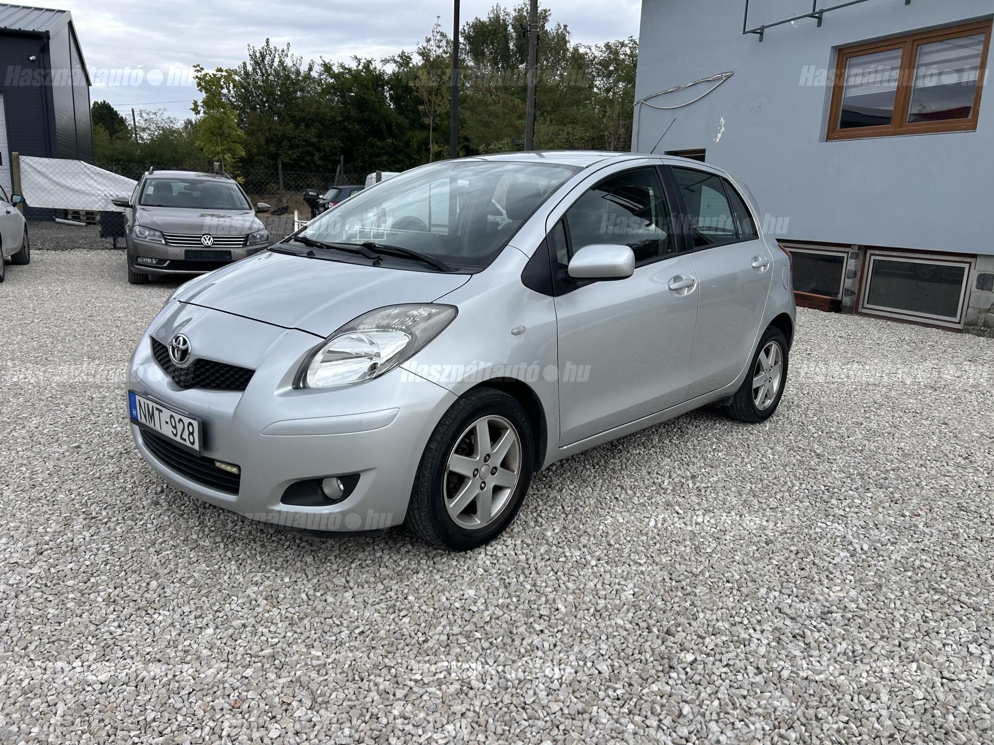TOYOTA YARIS 2011/4 - 1