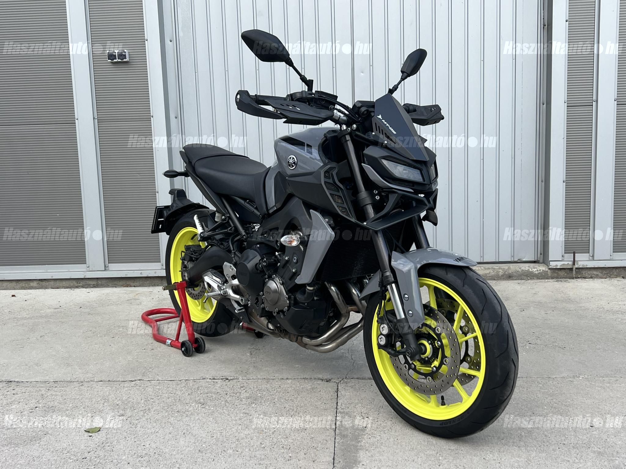 YAMAHA MT-09 2017/6 - 1