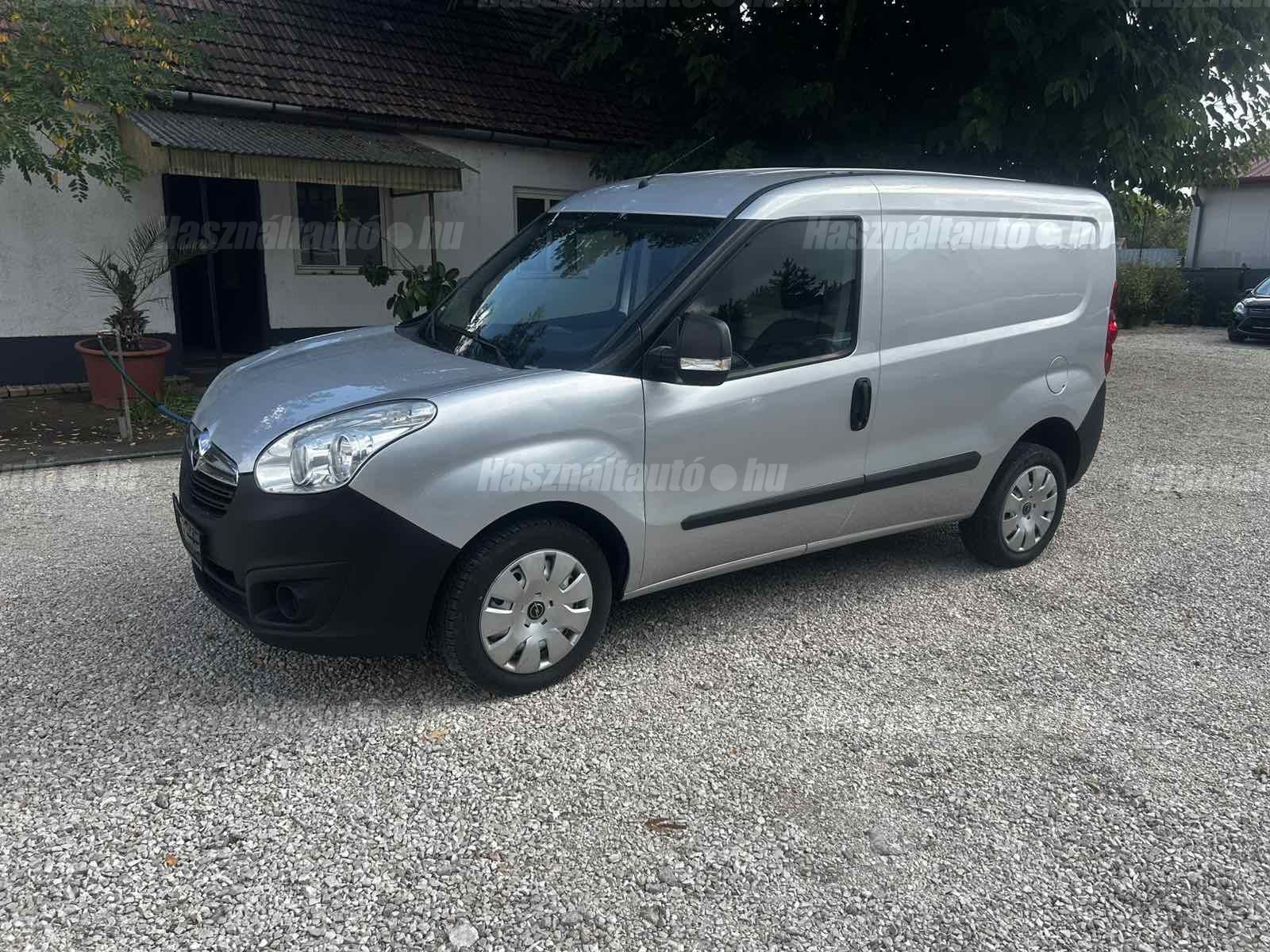 OPEL COMBO 2015/8 - 1
