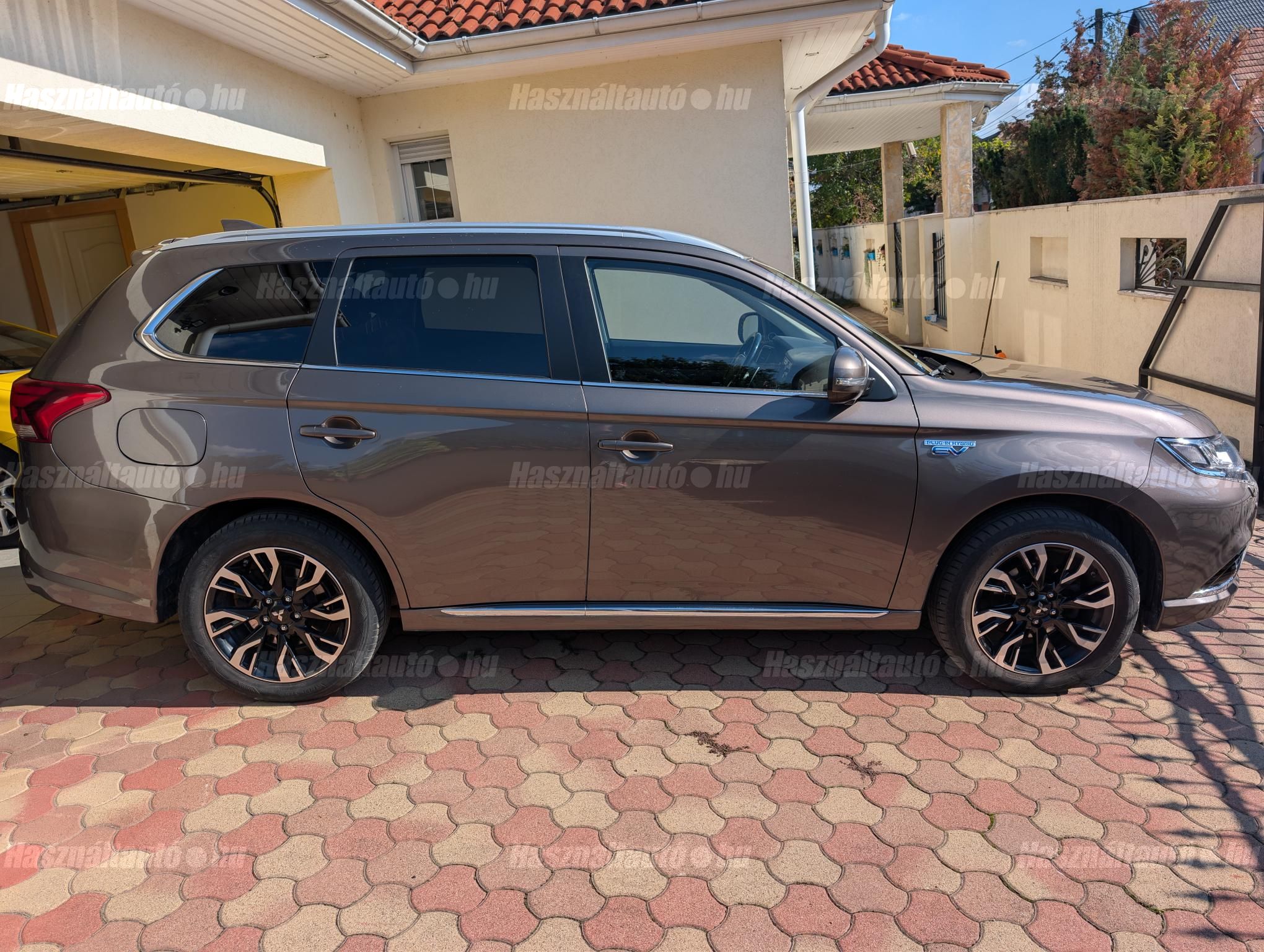 MITSUBISHI OUTLANDER 2015/12 - 1