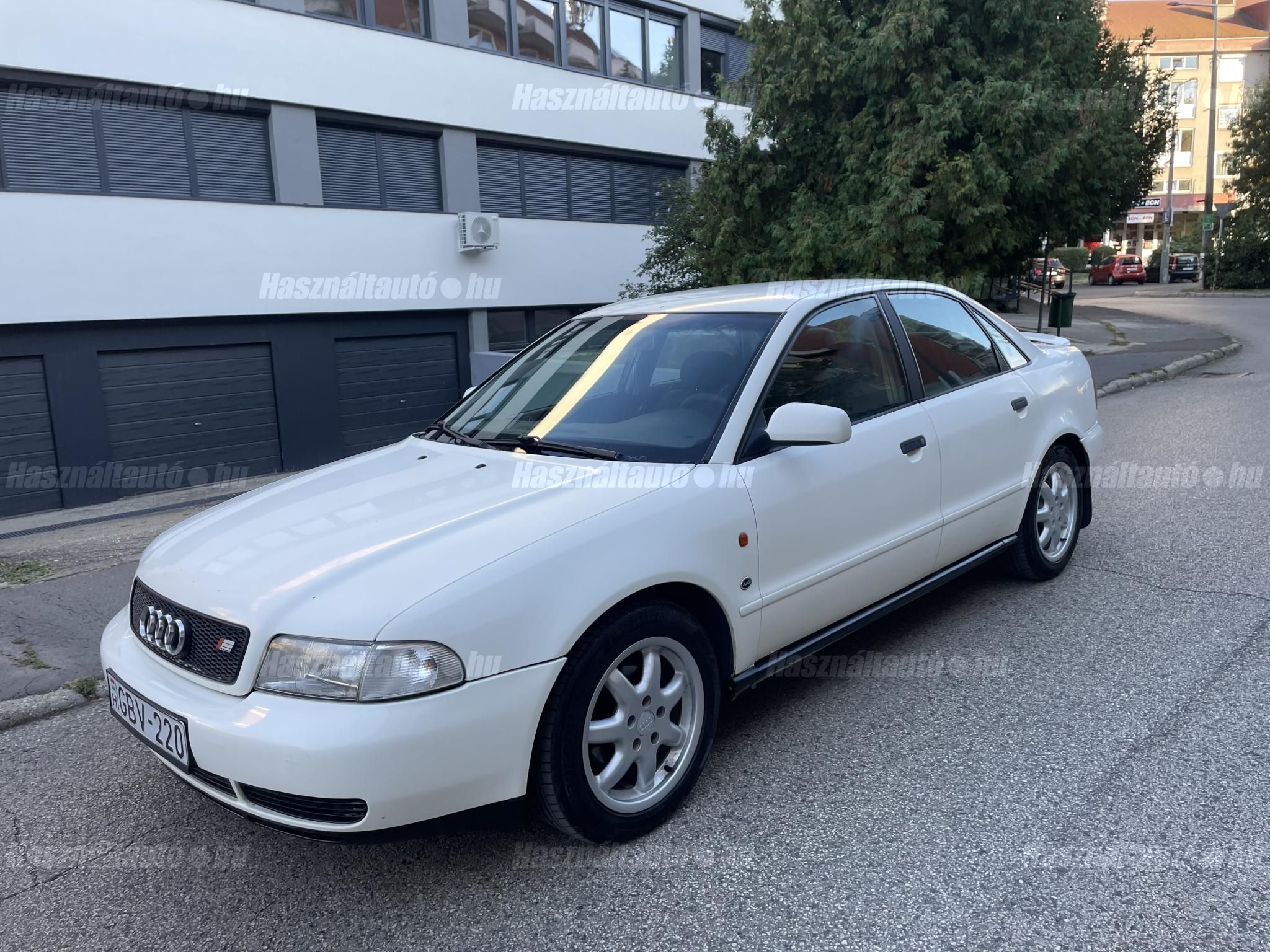 AUDI A4 1996/7 - 1