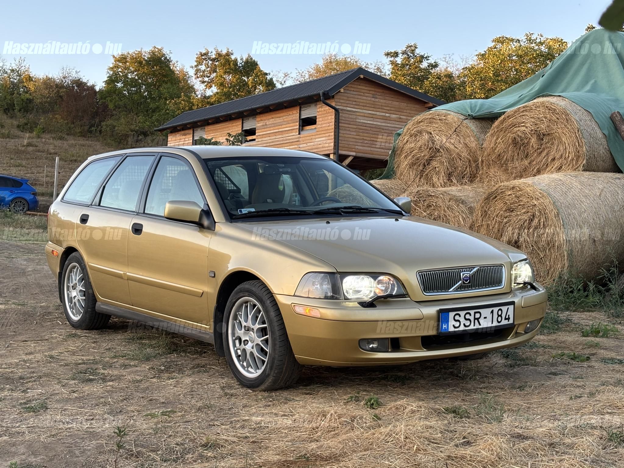 VOLVO V40 2002/10 - 1