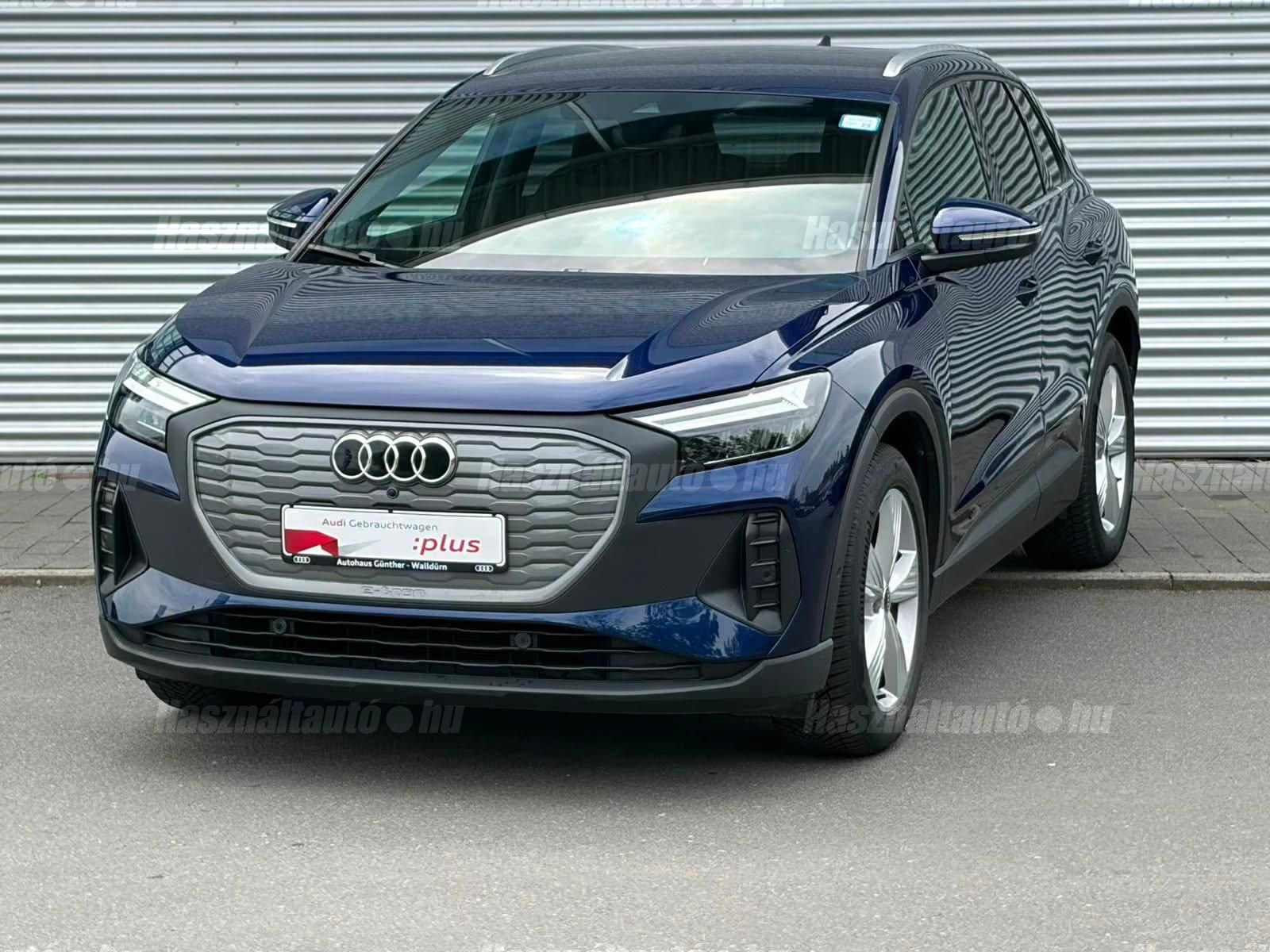 AUDI Q4 2022/12 - 1