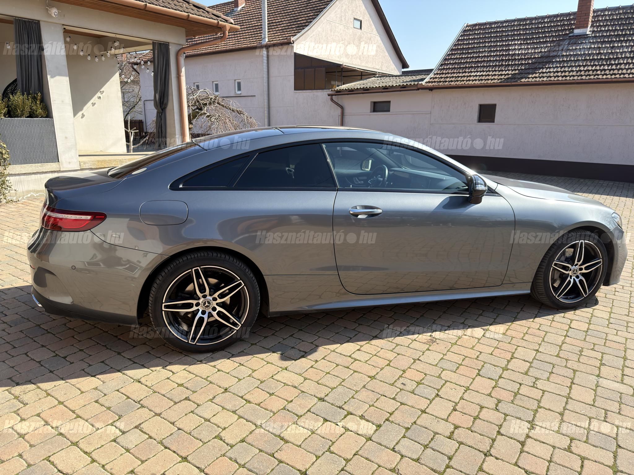 MERCEDES-BENZ E 220 2017/8 - 1
