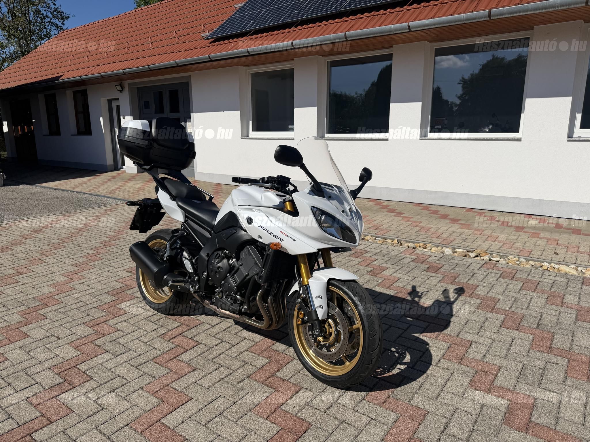 YAMAHA FZ8-S 2013/8 - 1