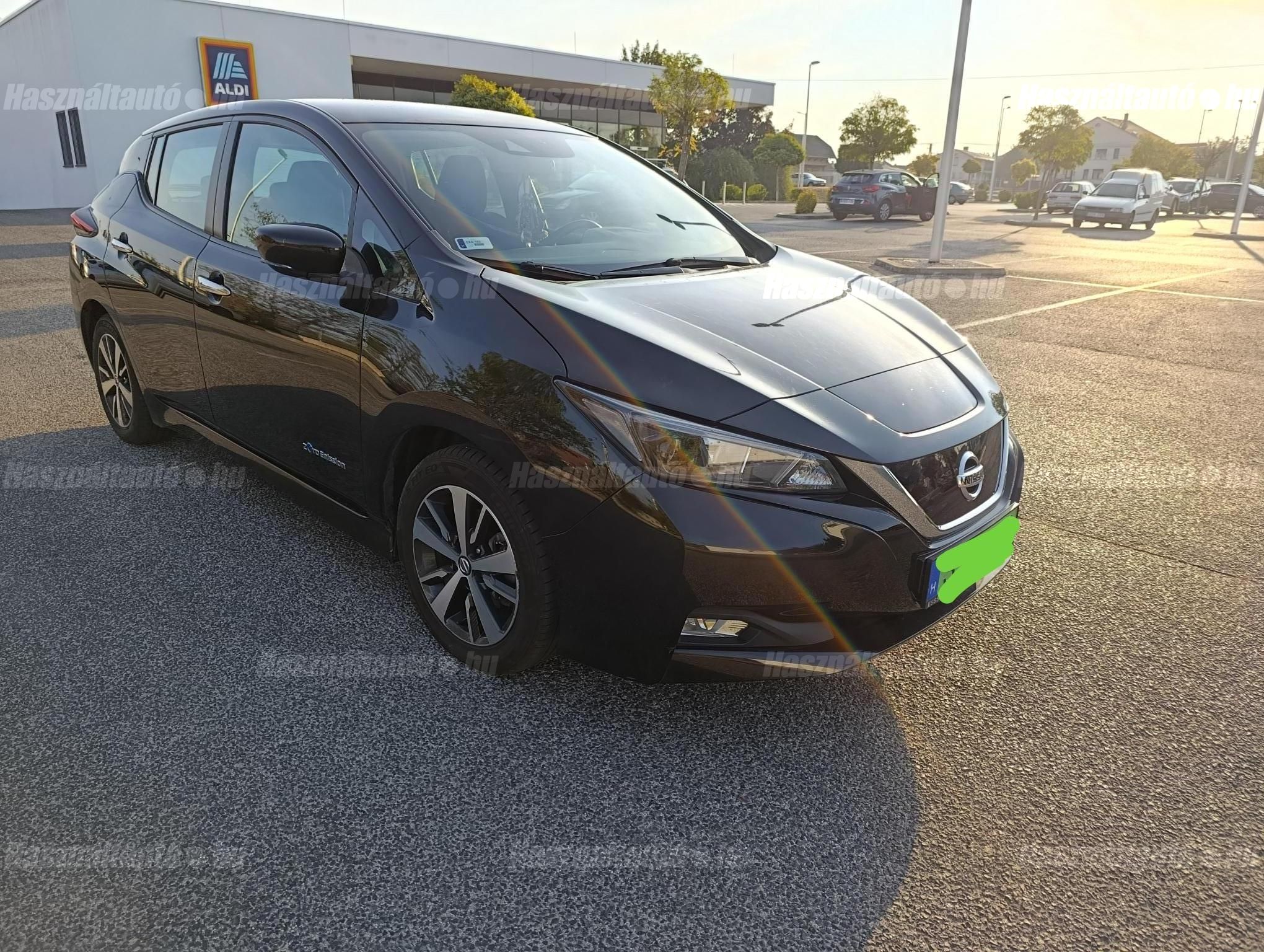 NISSAN LEAF 2018/12 - 1