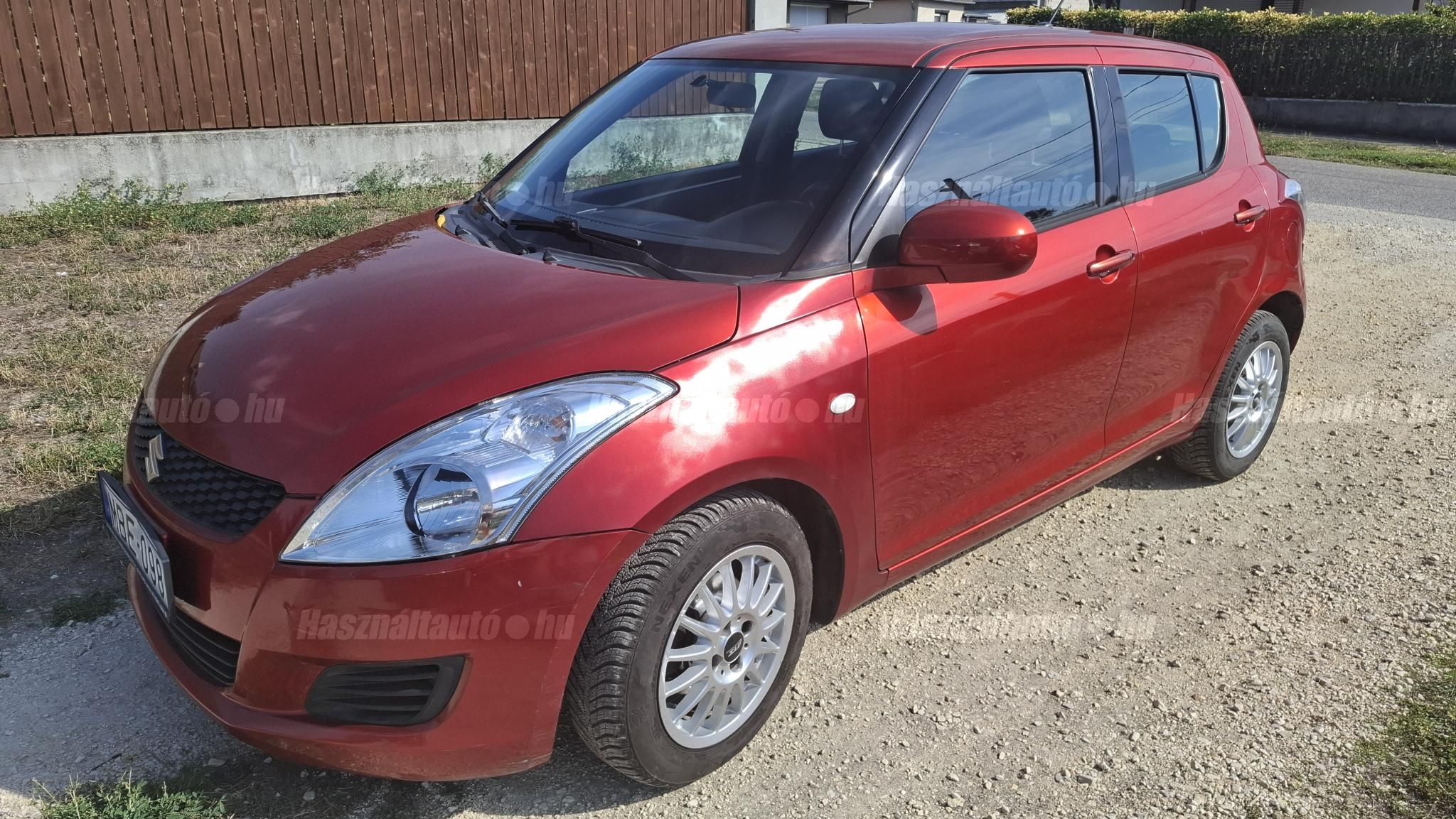 SUZUKI SWIFT 2011 - 1