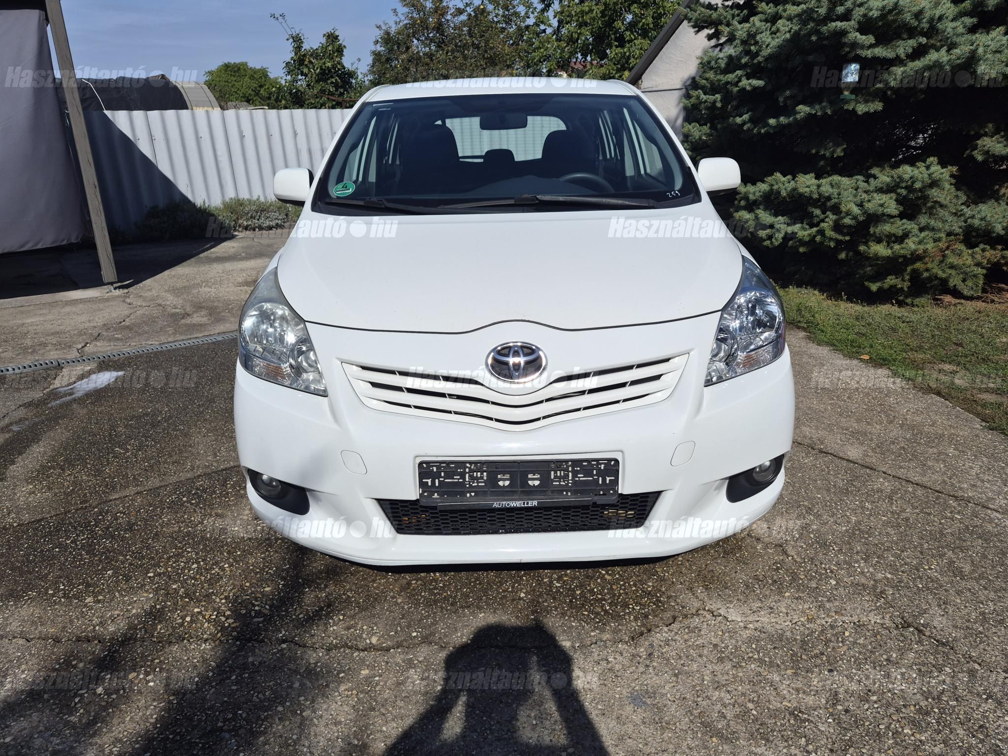 TOYOTA VERSO 2010/5 - 1