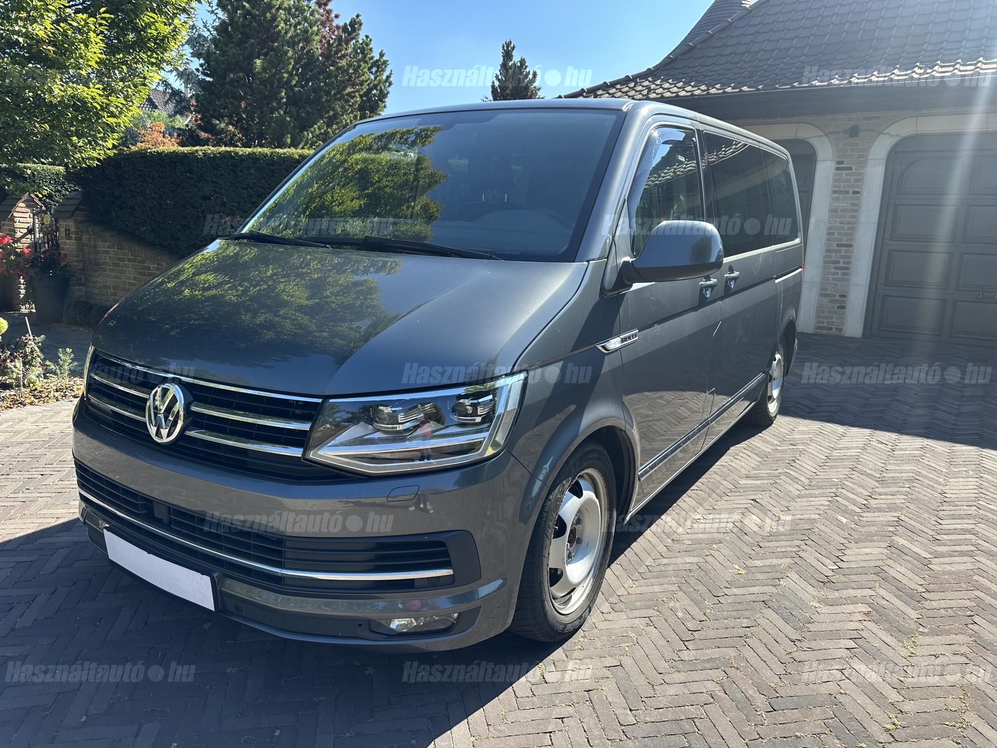 VOLKSWAGEN MULTIVAN 2016/8 - 1
